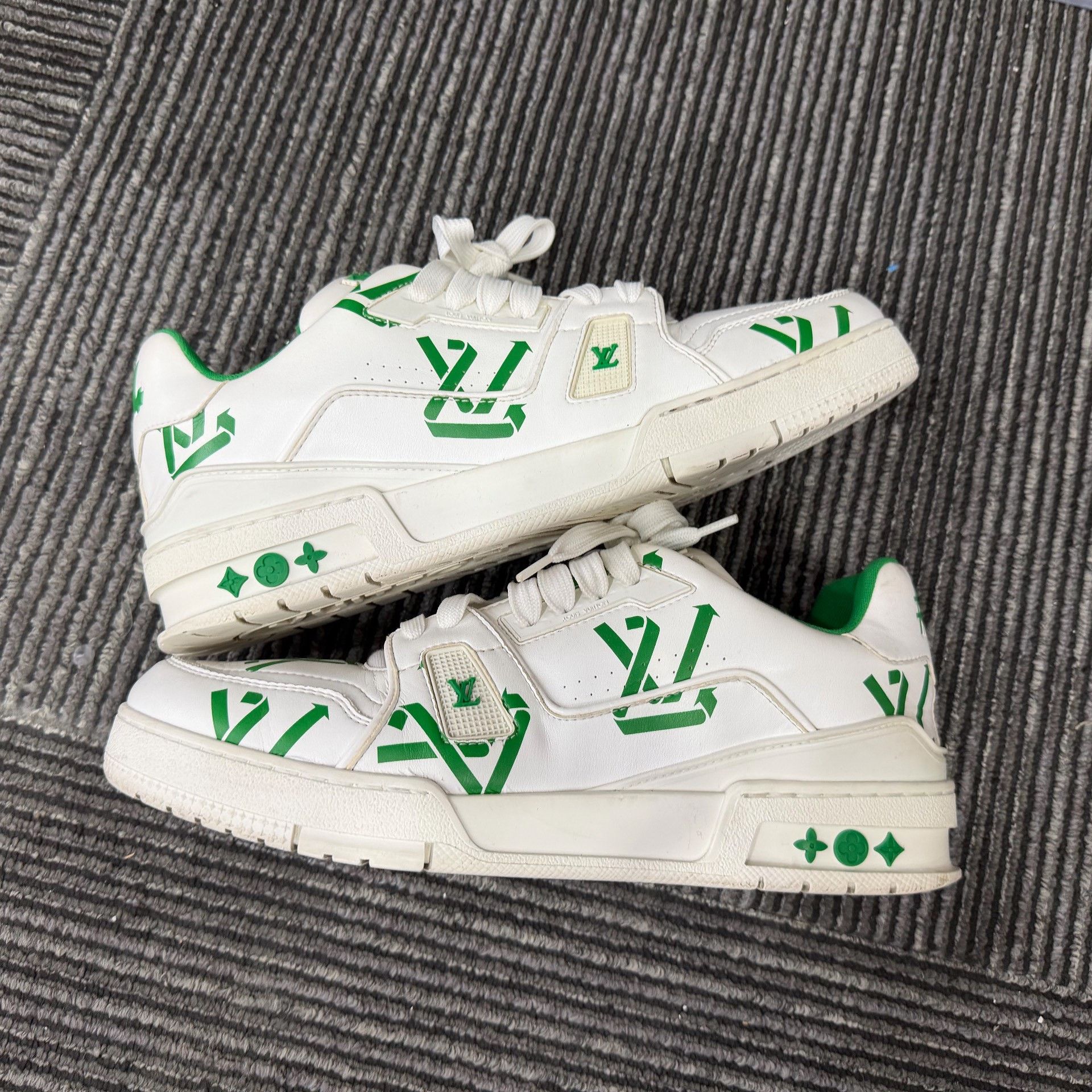 Louis Vuitton Louis Vuitton Training Green Lowtop Sneakers 8.5 Men Size US 8.5 / EU 41-42 - 2 Thumbnail