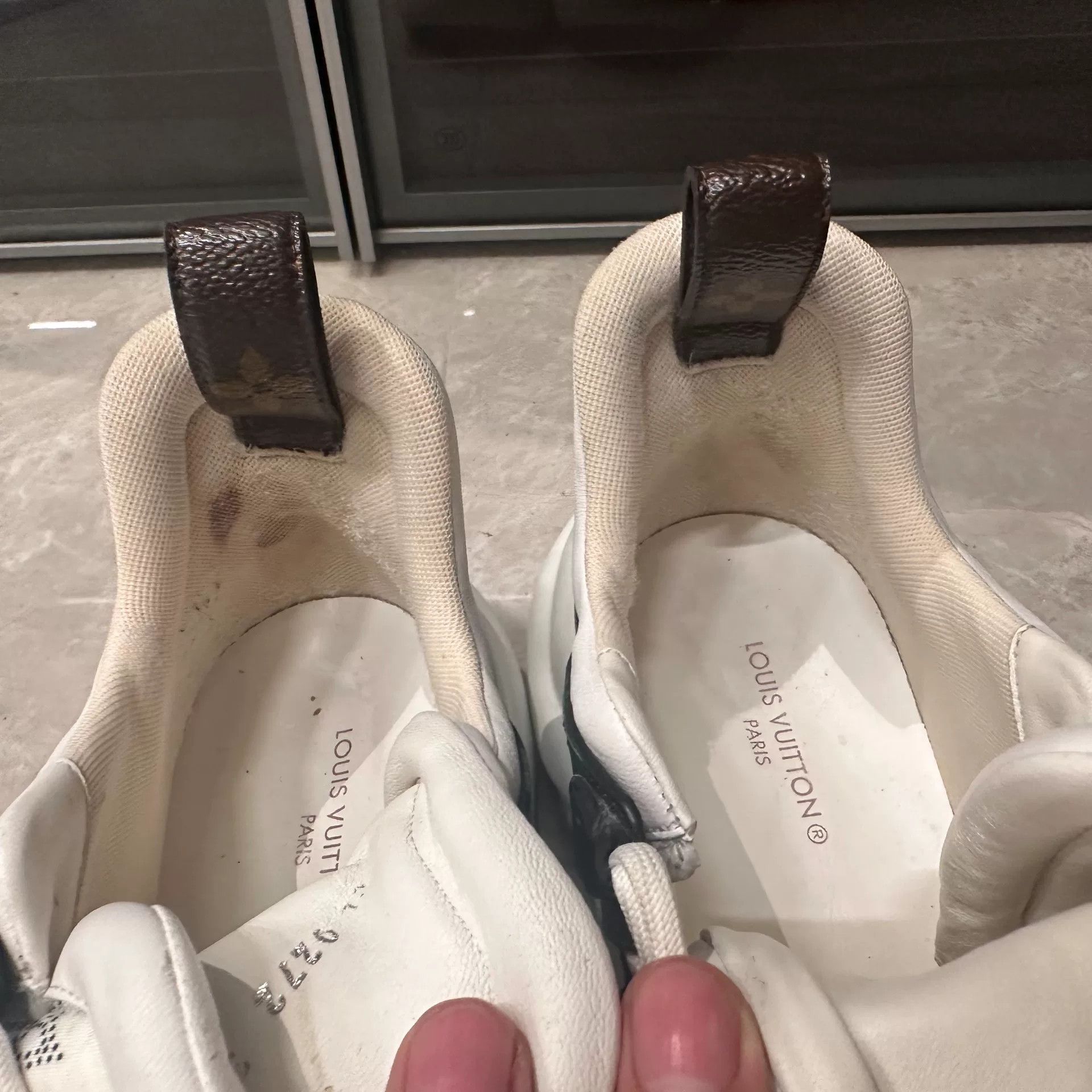 Louis Vuitton Louis Vuitton Black Lowtop Sneakers us_8-5 Women Size US 8.5 / IT 38.5 - 7 Thumbnail