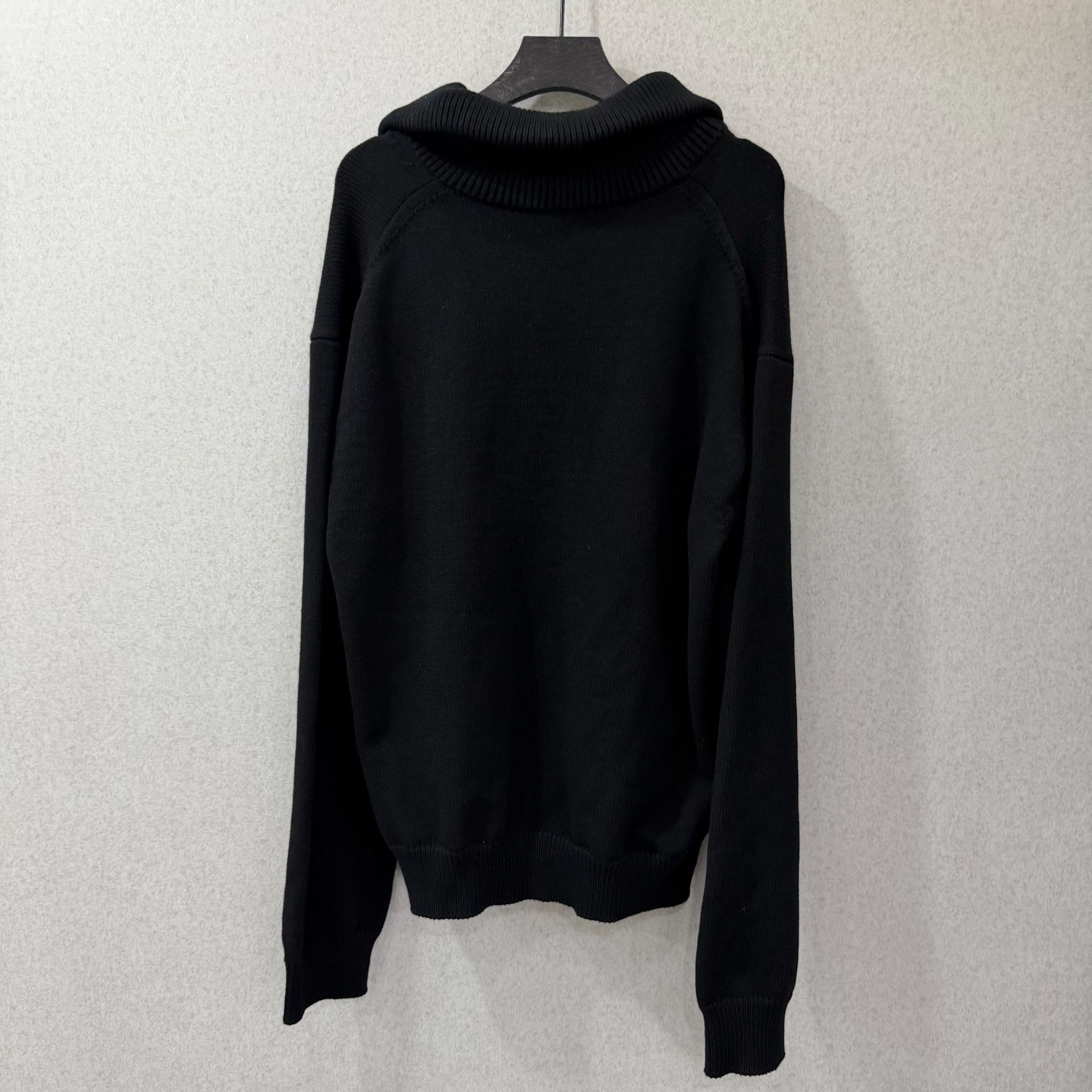 Louis Vuitton Louis Vuitton Black Sweater m Men Size US M / EU 48-50 / 2 - 2 Thumbnail