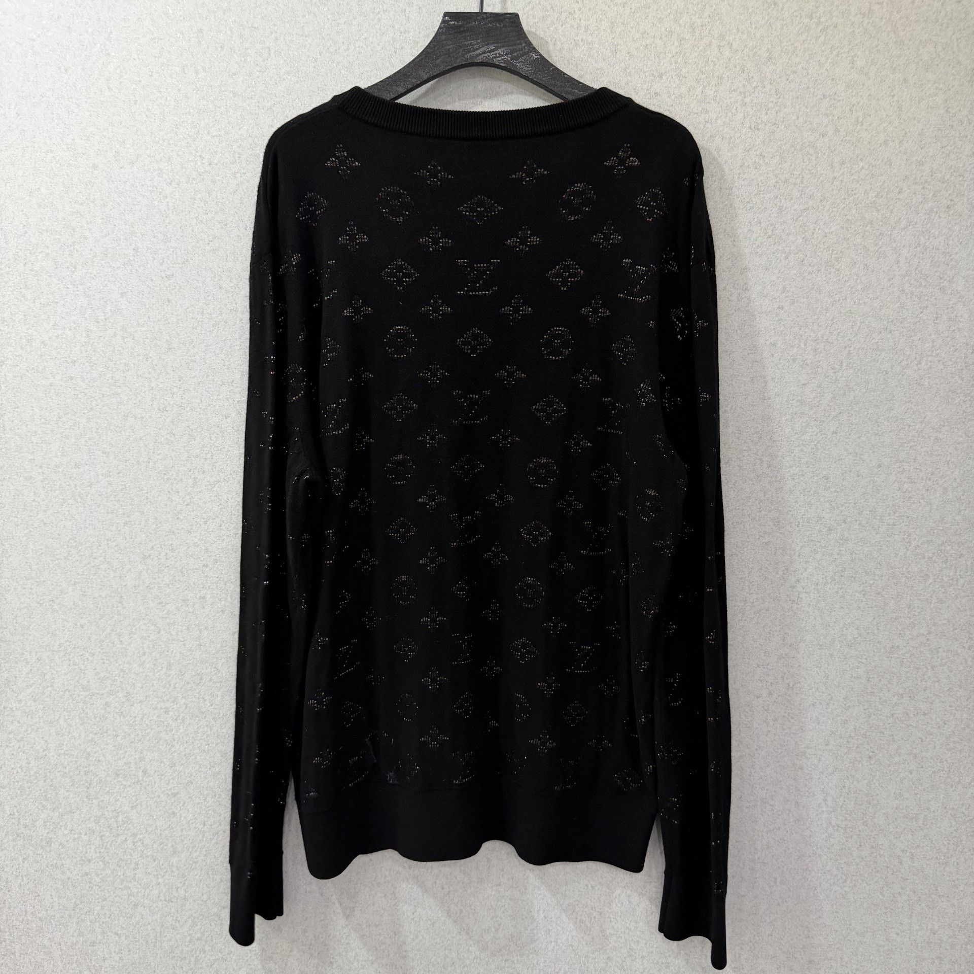 Louis Vuitton Louis Vuitton Knit Sweater l Men Size US L / EU 52-54 / 3 - 2 Thumbnail