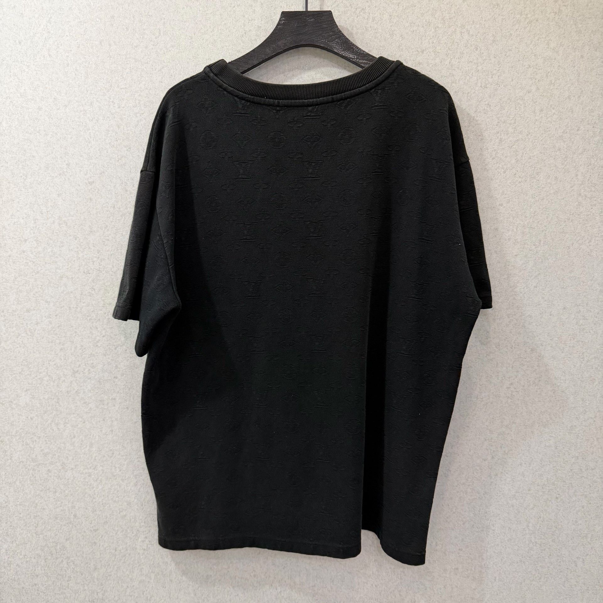 Louis Vuitton Louis Vuitton Black T-Shirt l Men Size US L / EU 52-54 / 3 - 2 Thumbnail
