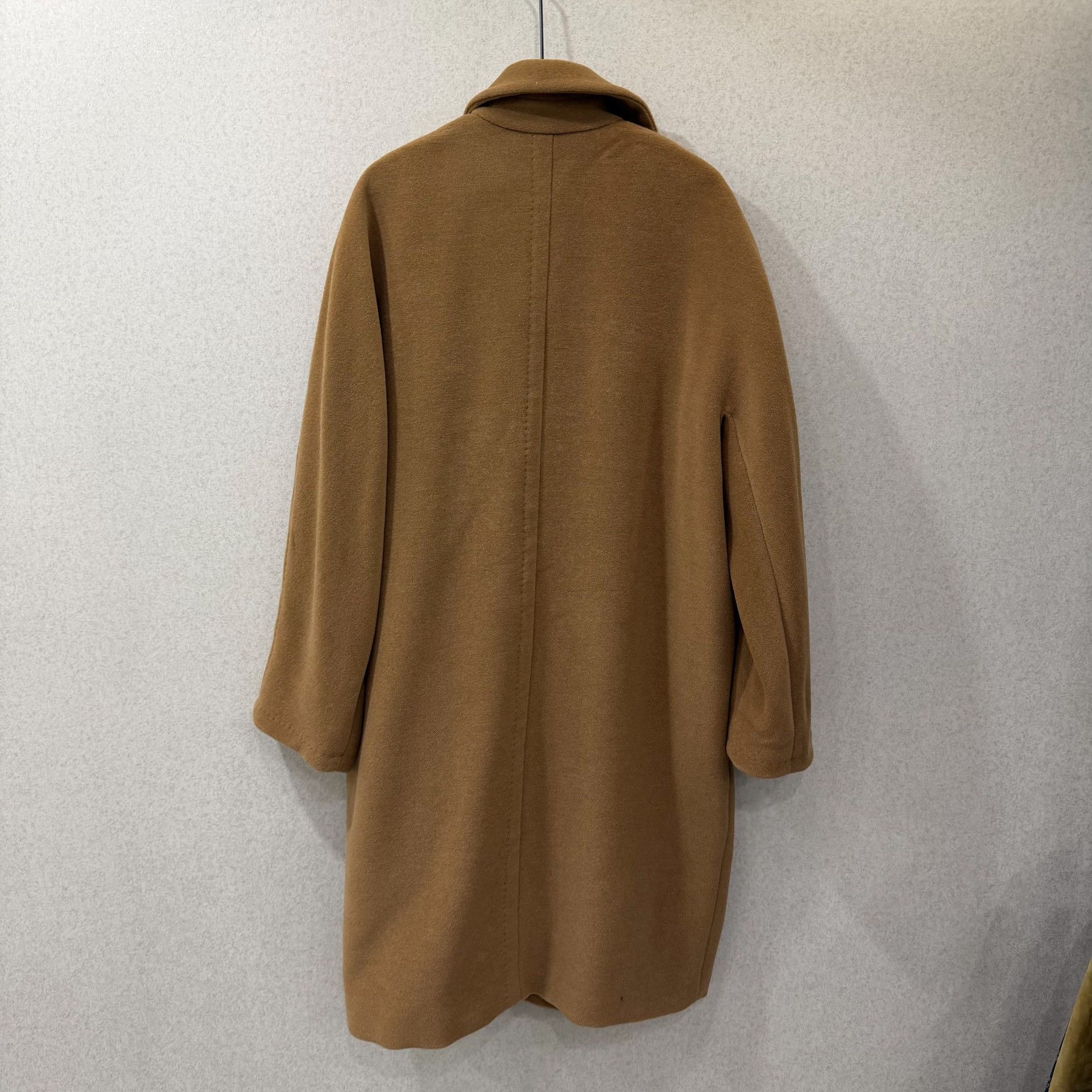 Balenciaga Balenciaga Beige Coat M Women Size M / US 6-8 / IT 42-44 - 2 Thumbnail