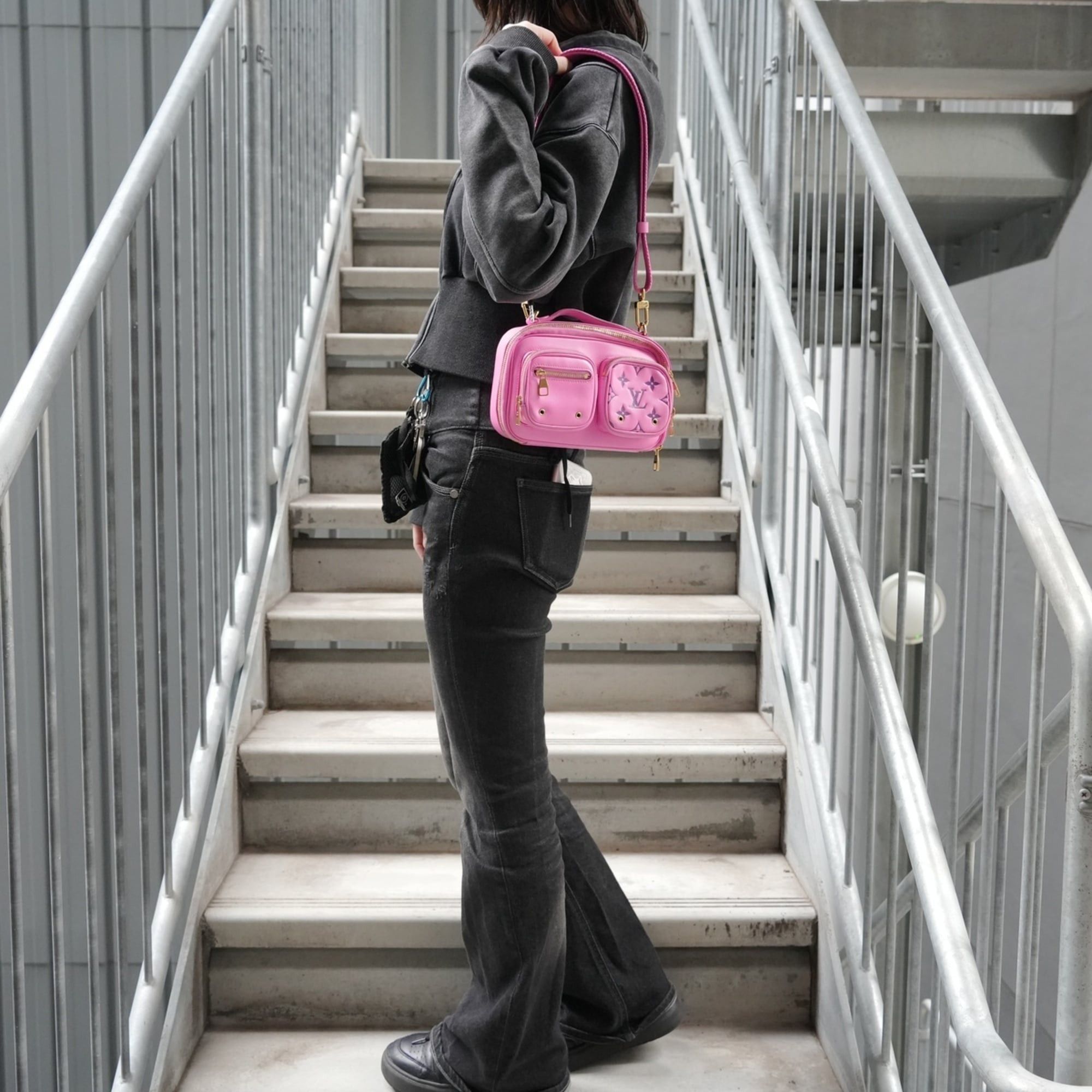 Louis Vuitton Louis Vuitton Utility Crossbody Shoulder Bag (2021-2025) - Pink Size ONE SIZE - 16 Thumbnail