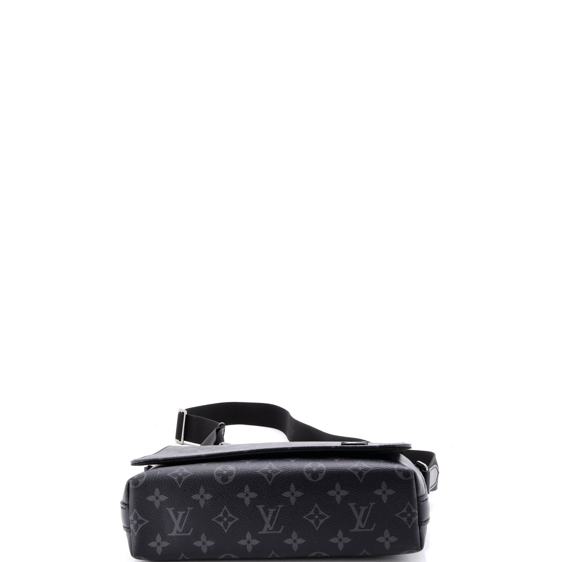 Louis Vuitton District Messenger Bag Size ONE SIZE - 4 Thumbnail