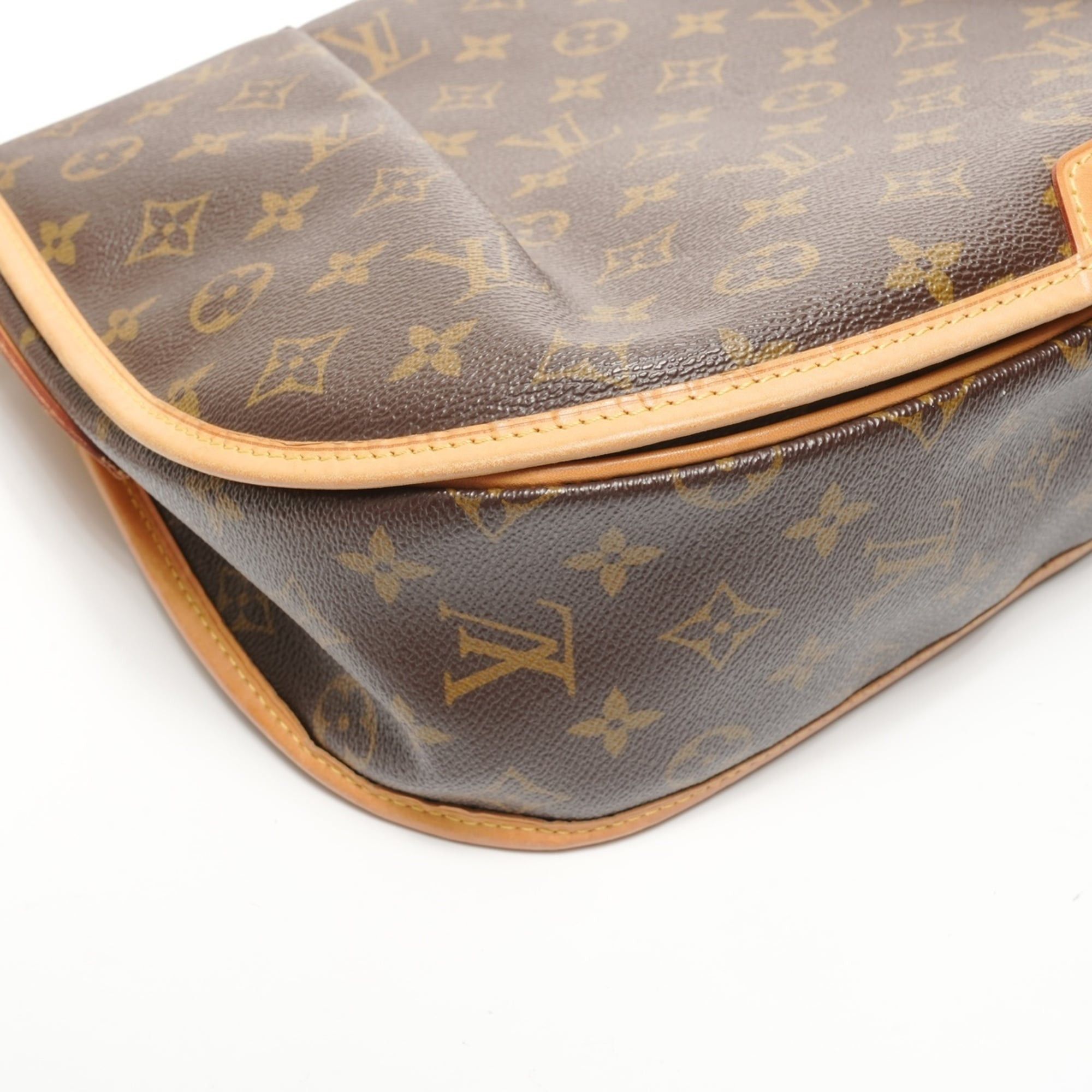 Louis Vuitton Louis Vuitton 2011 Monogram Menilmontant MM Shoulder Bag Brown Size ONE SIZE - 5 Thumbnail
