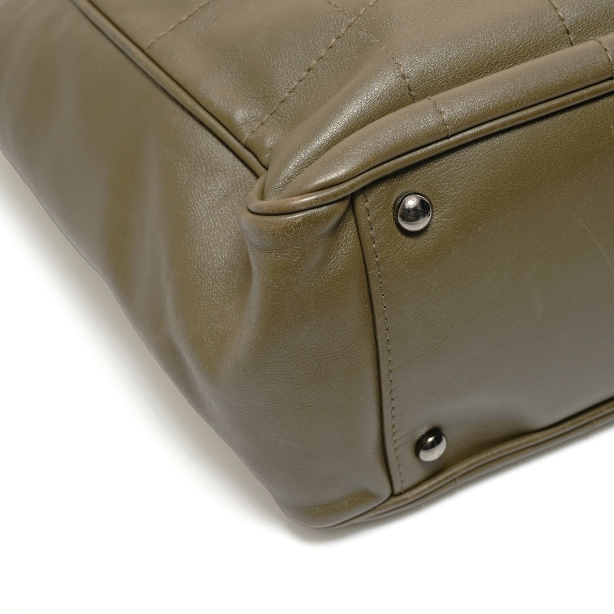 Chanel Chanel Chocolate Bar Handbag, Khaki Size ONE SIZE - 5 Thumbnail