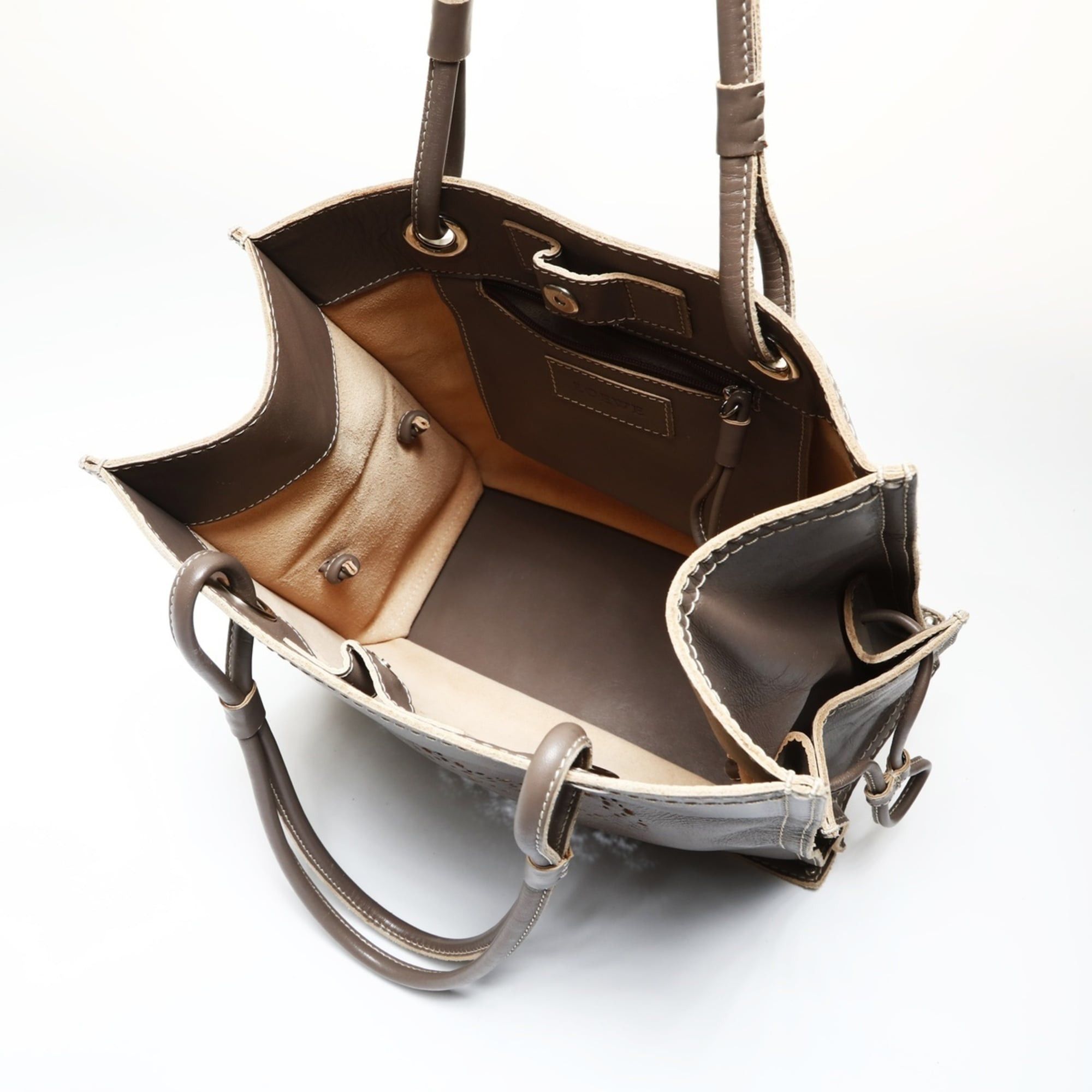 Loewe Loewe Anagram Leather Grey-Brown Tote Bag Grey Size ONE SIZE - 11 Thumbnail