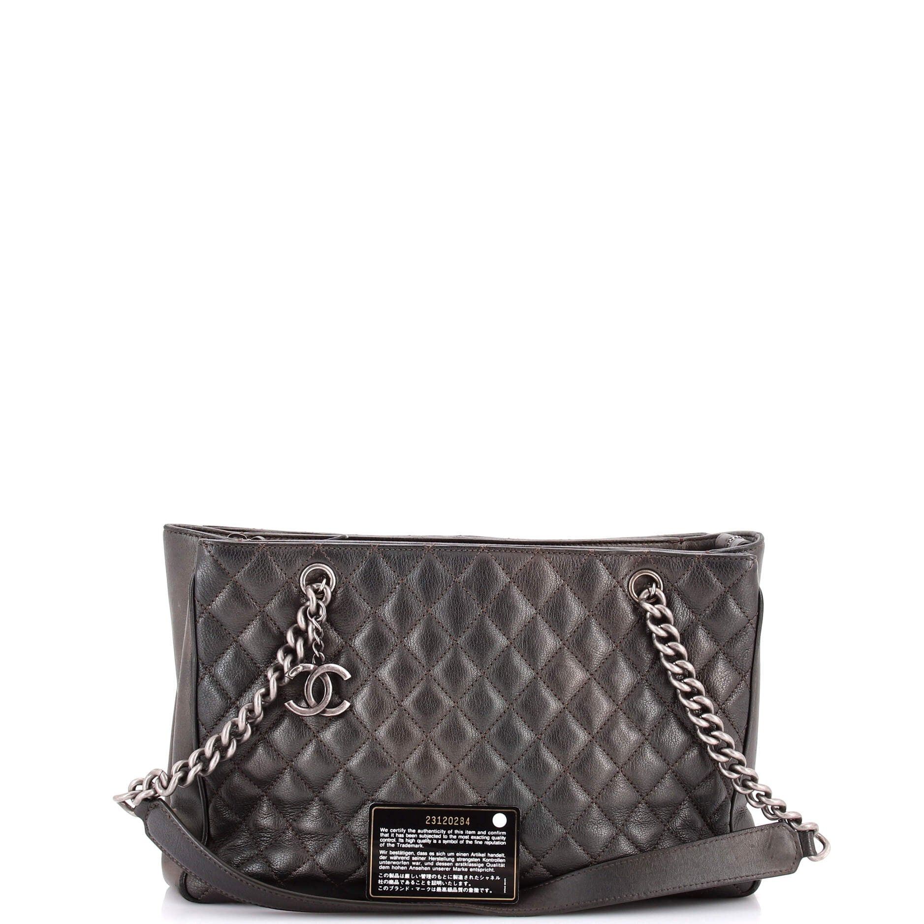 Chanel Rock in Rome Shopping Tote Size ONE SIZE - 2 Thumbnail