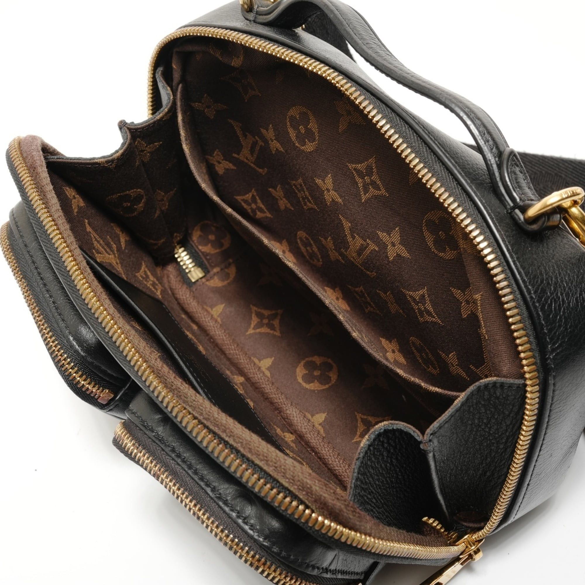 Louis Vuitton Louis Vuitton Utility Crossbody 2021-2025 Shoulder Bag, Black Size ONE SIZE - 10 Thumbnail