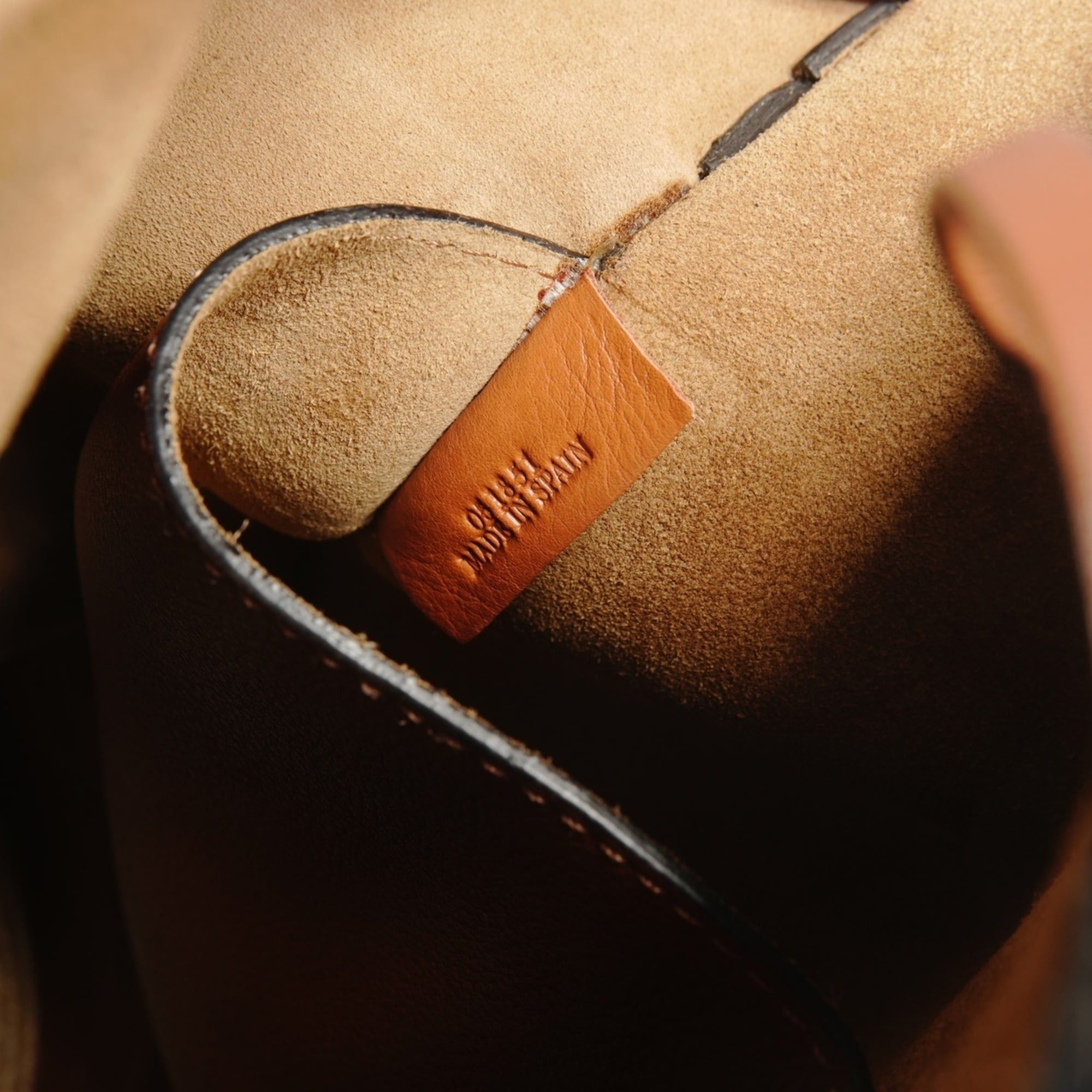 Loewe Loewe Gate Bucket Anagram Leather Shoulder Bag, Brown Size ONE SIZE - 10 Thumbnail
