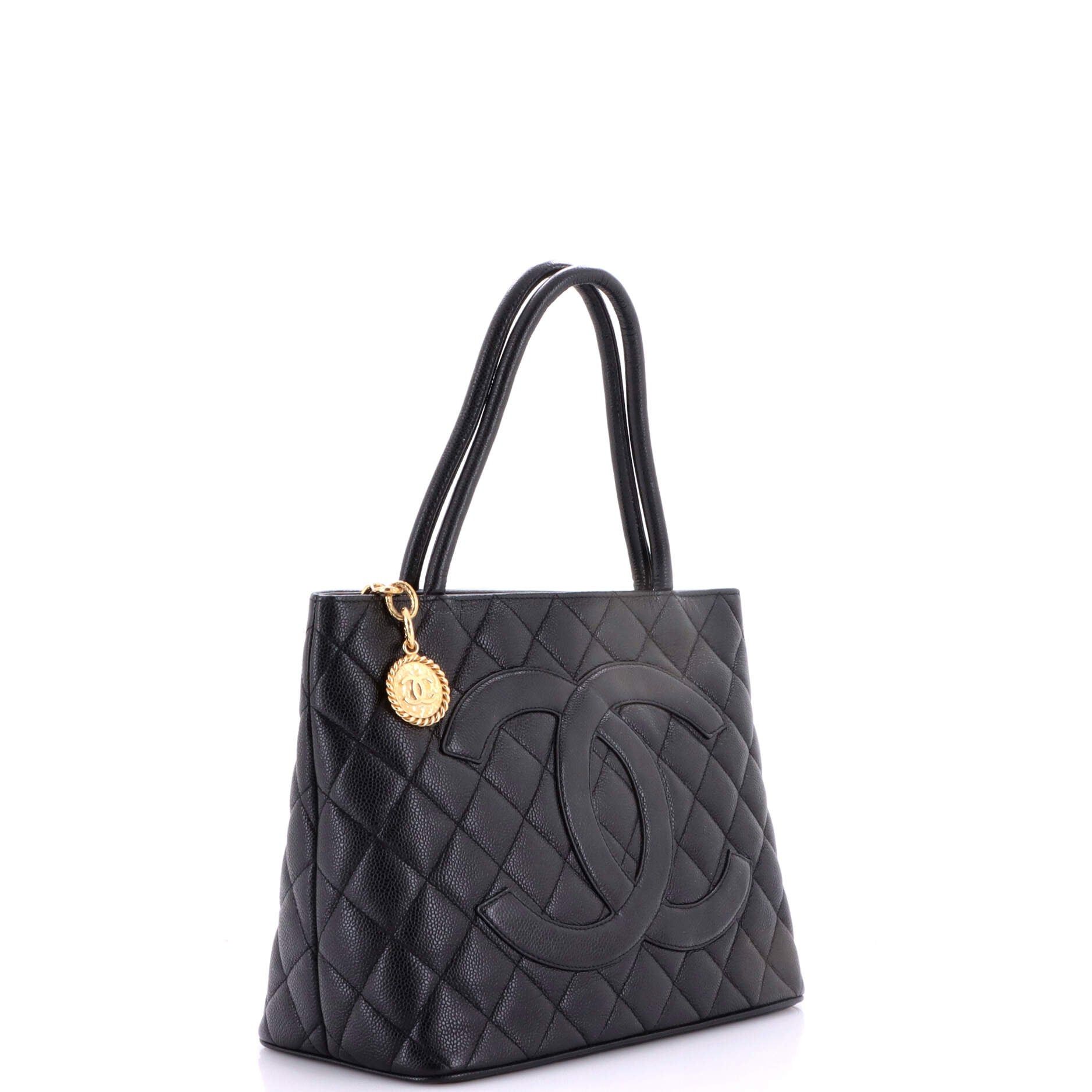 Chanel Medallion Tote Size ONE SIZE - 2 Thumbnail