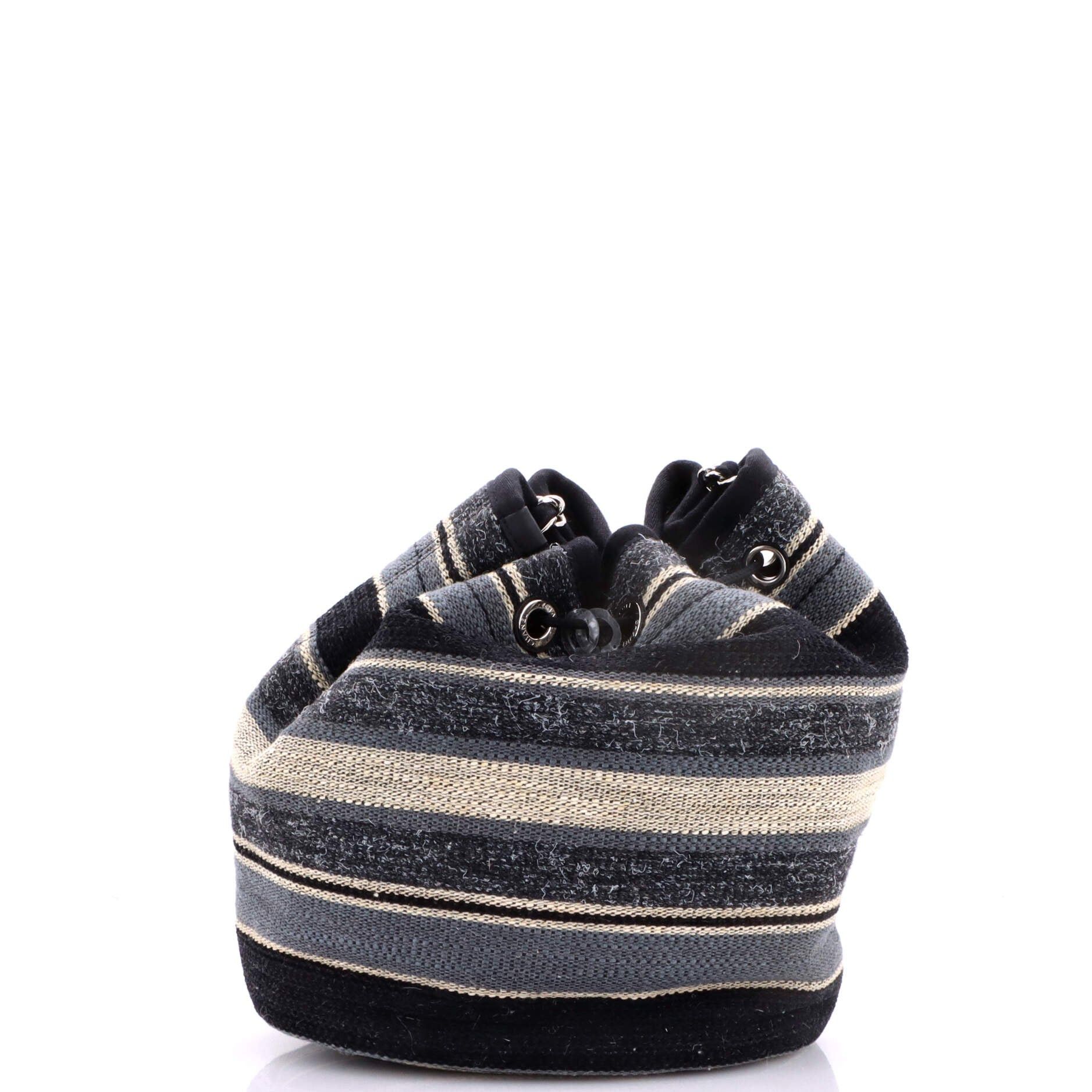 Chanel Deauville Drawstring Bucket Bag Size ONE SIZE - 4 Thumbnail