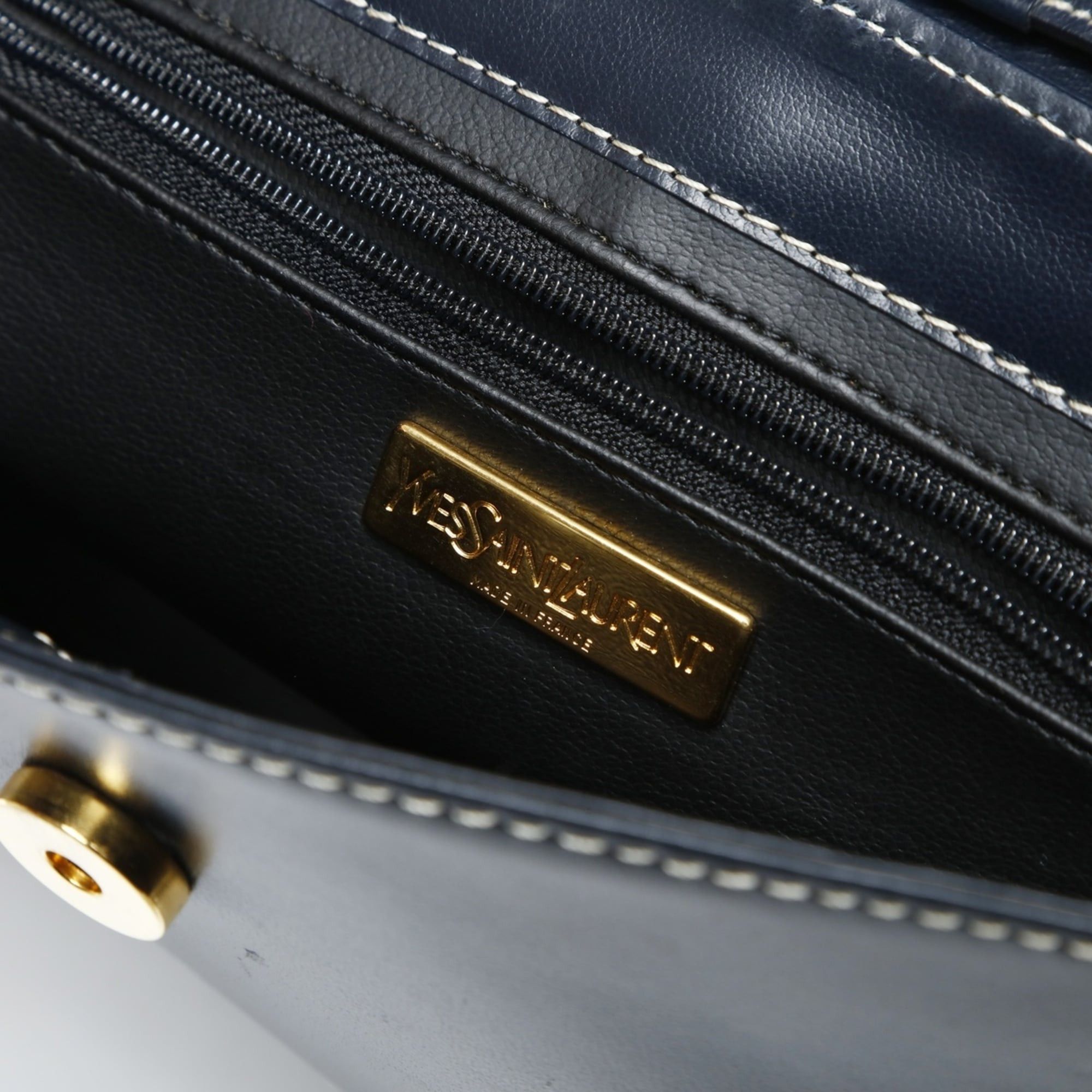 Yves Saint Laurent Yves Saint Laurent YSL Y-cut logo leather shoulder bag, navy. Size ONE SIZE - 9 Thumbnail
