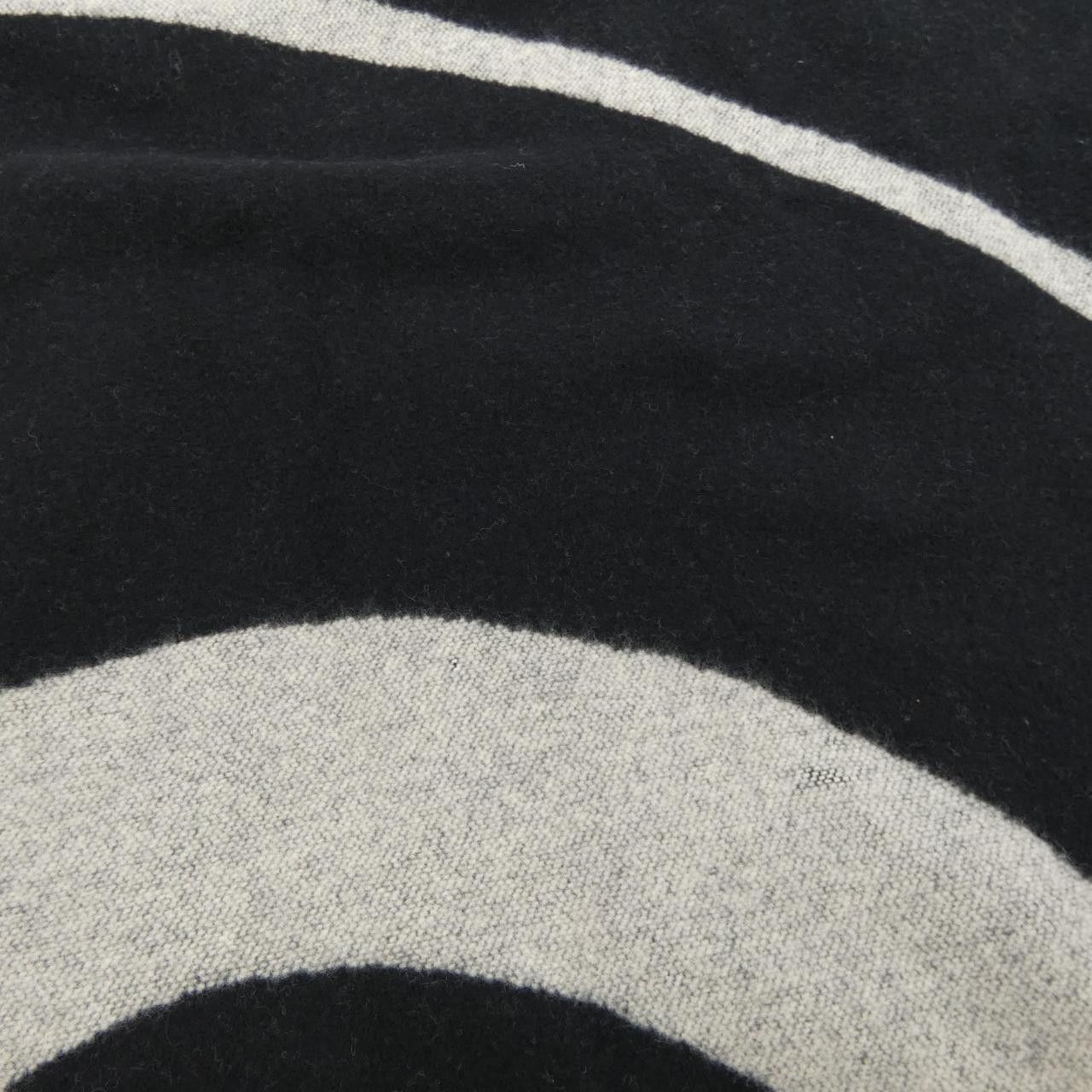 Chanel Chanel Chanel Cashmere Blend Blanket Textile Shawl DUTY FREE for USA Size ONE SIZE - 5 Thumbnail