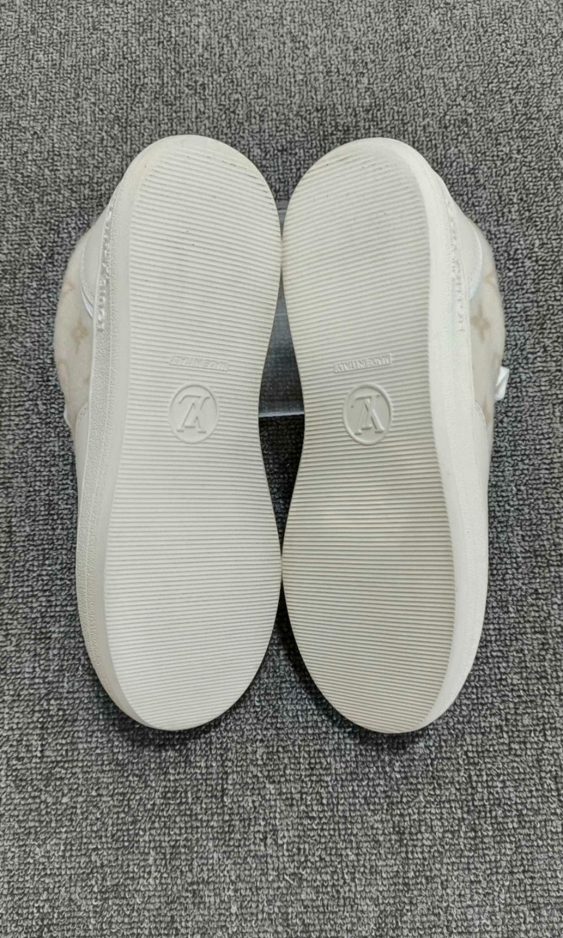 Louis Vuitton Louis Vuitton Lowtop Sneakers us_6 Women Size US 6 / IT 36 - 6 Thumbnail