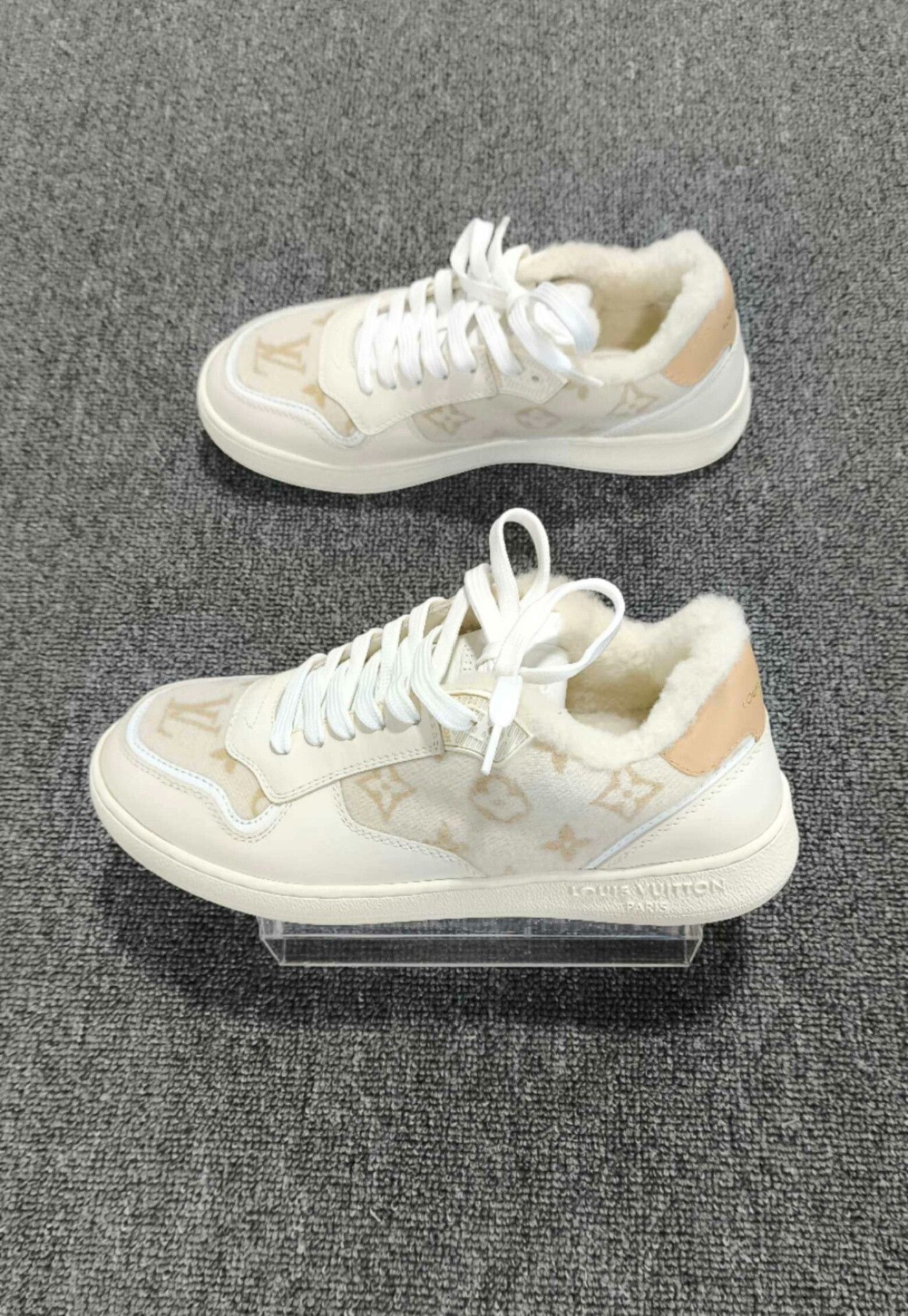 Louis Vuitton Louis Vuitton Lowtop Sneakers us_6 Women Size US 6 / IT 36 - 4 Thumbnail