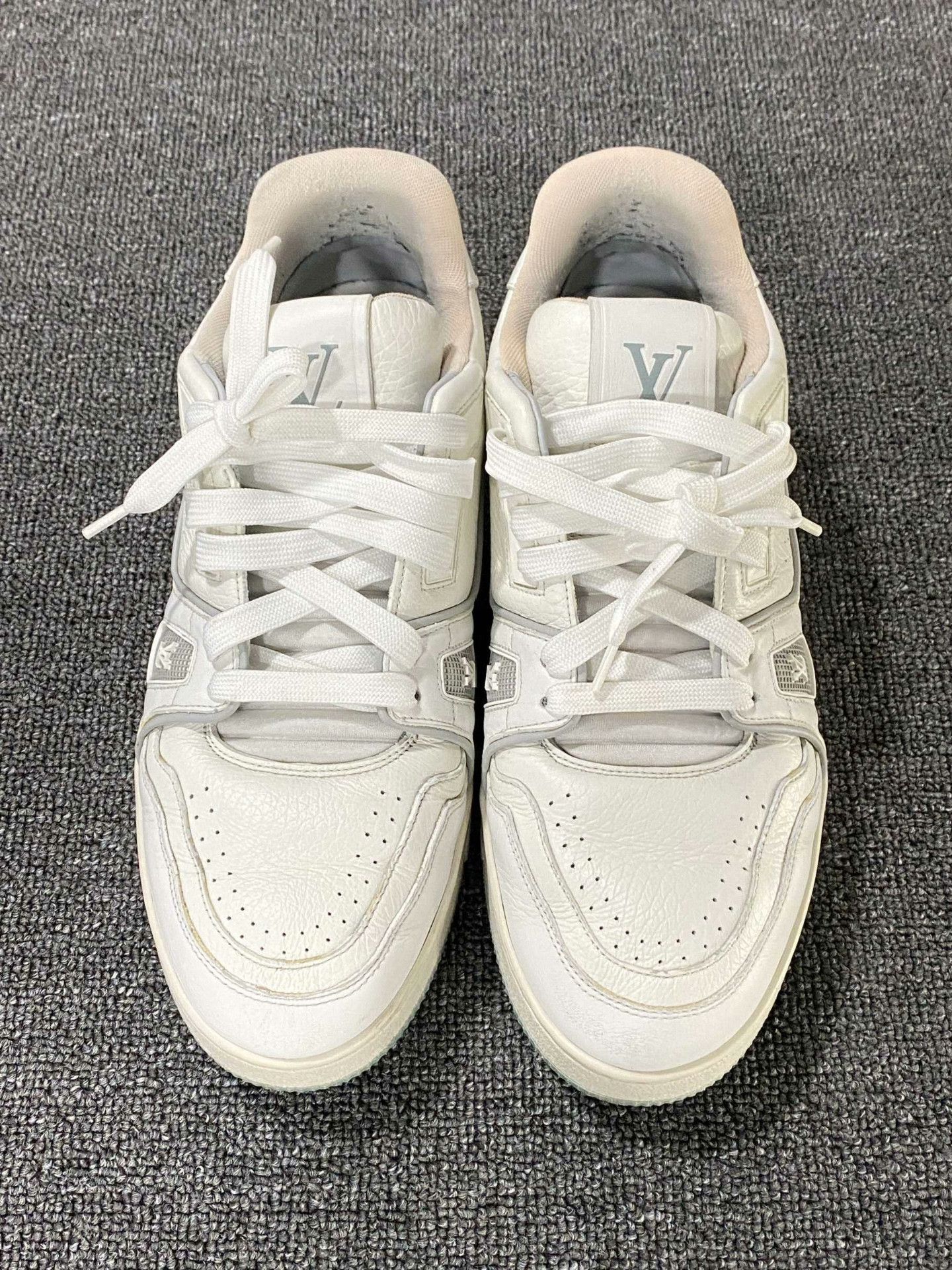 Louis Vuitton Louis Vuitton Training White Lowtop Sneakers 9 Men Size US 9 / EU 42 - 2 Thumbnail