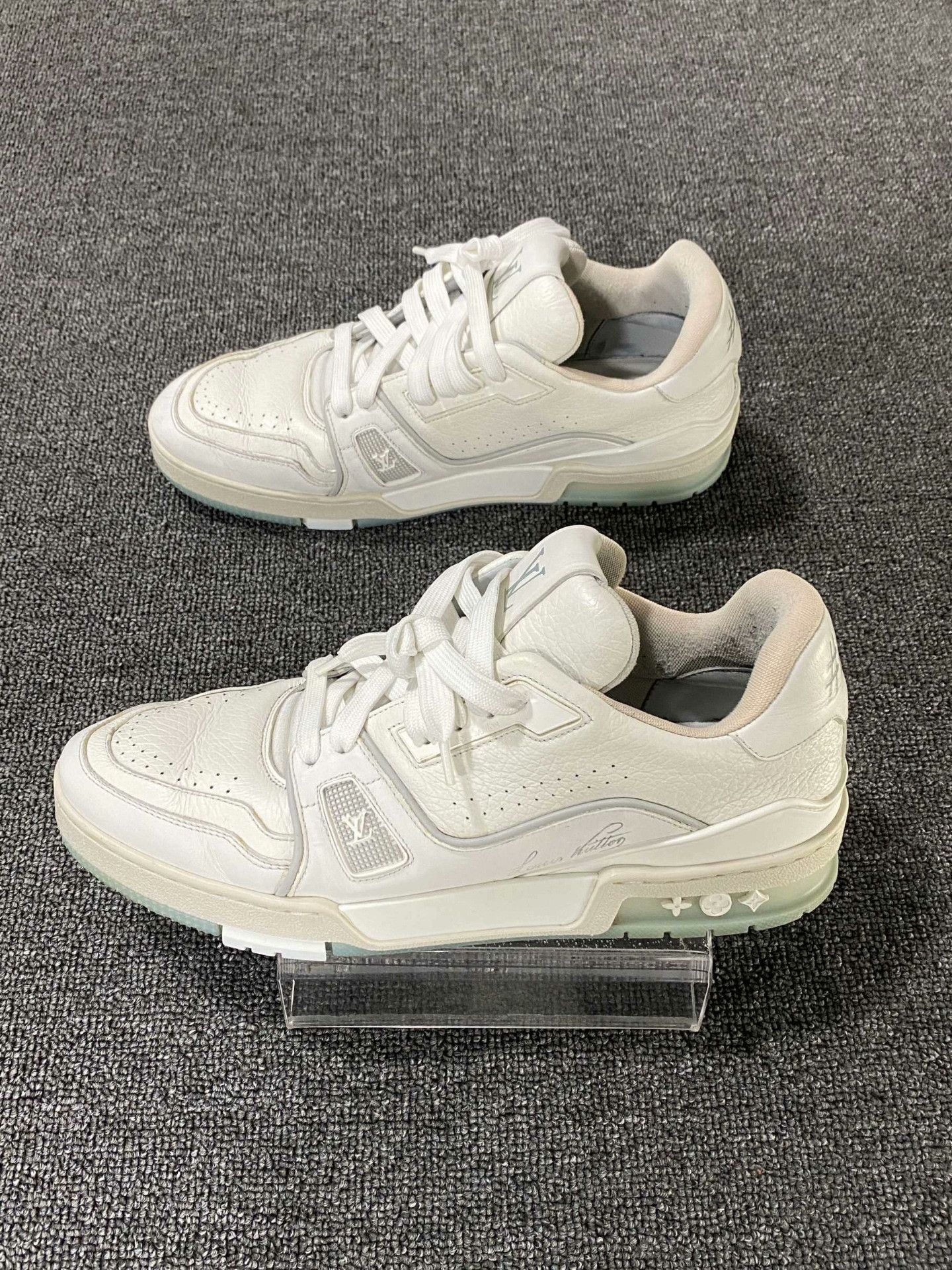 Louis Vuitton Louis Vuitton Training White Lowtop Sneakers 9 Men Size US 9 / EU 42 - 4 Thumbnail
