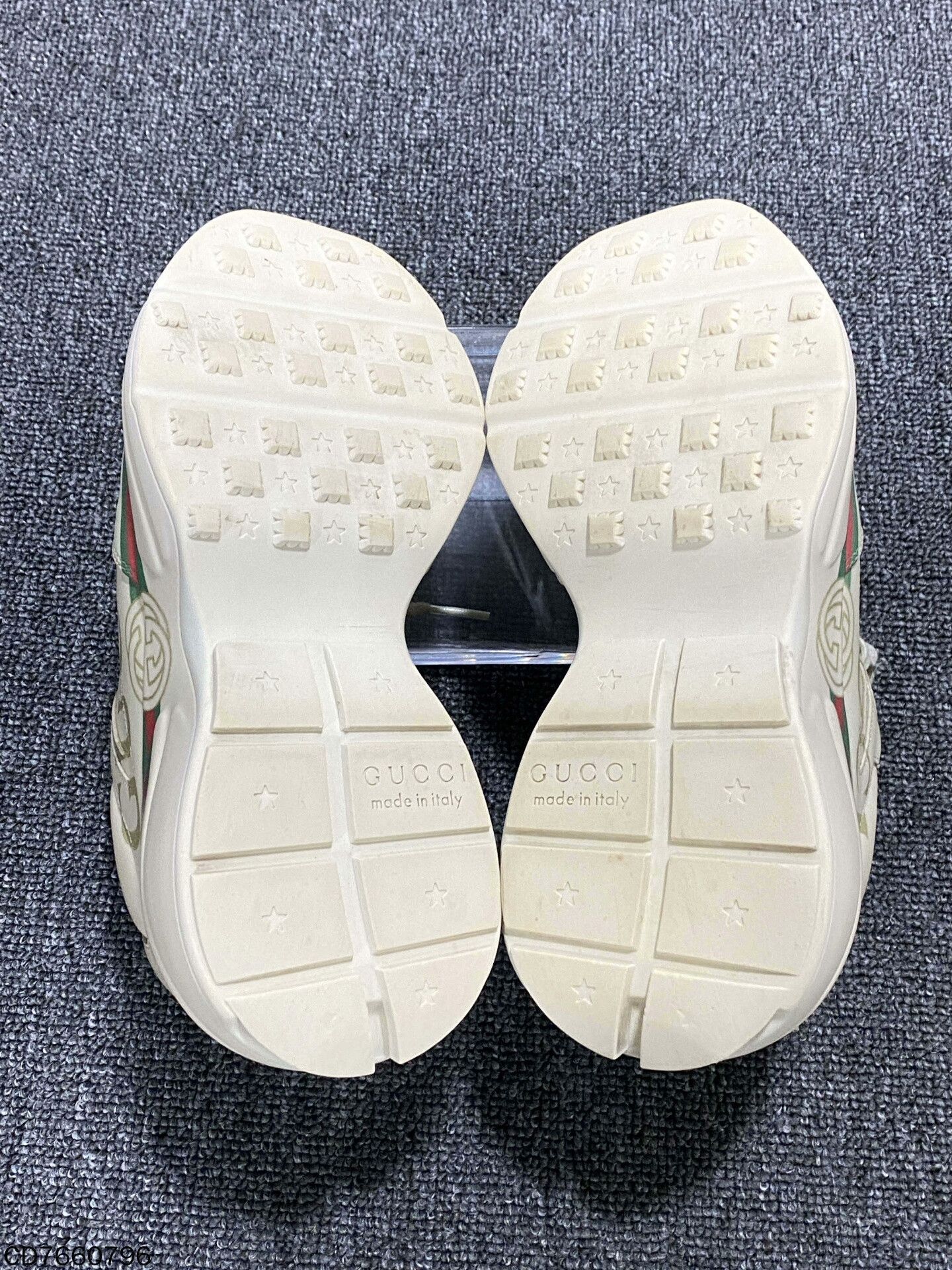 Gucci Gucci Retro Lowtop Sneakers us_6 Women Size US 6 / IT 36 - 6 Thumbnail
