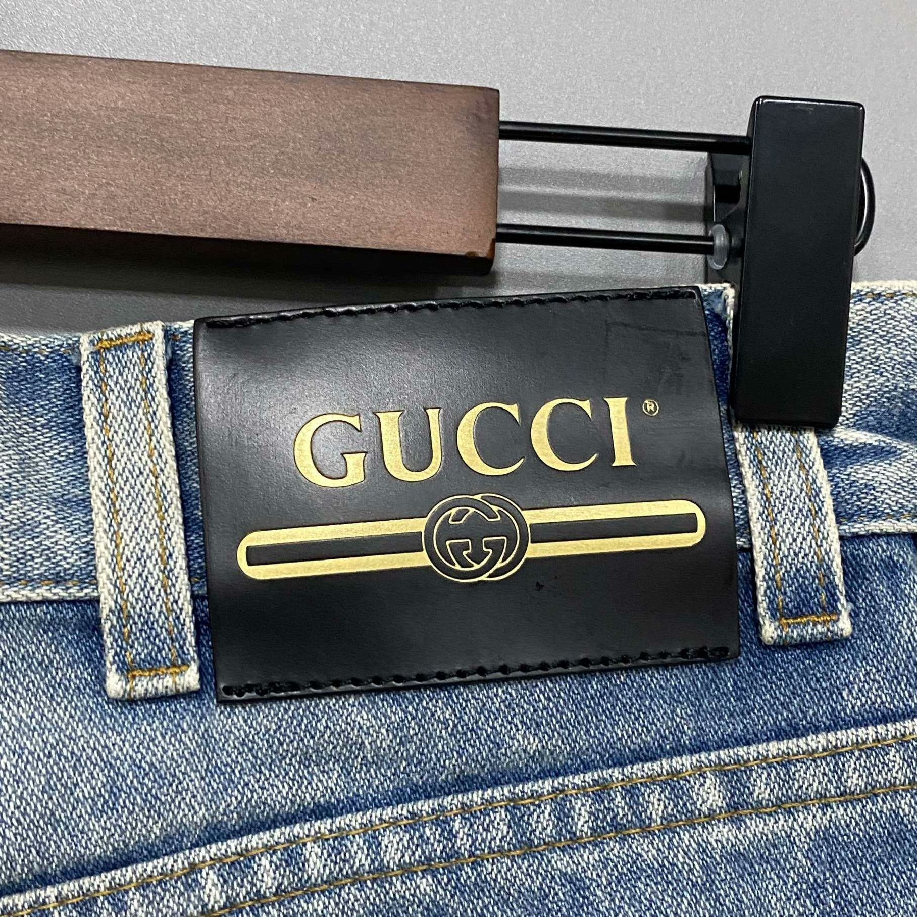 Gucci Gucci Retro Embroidered Jeans 28 Women Size 28" / US 6 / IT 42 - 4 Thumbnail