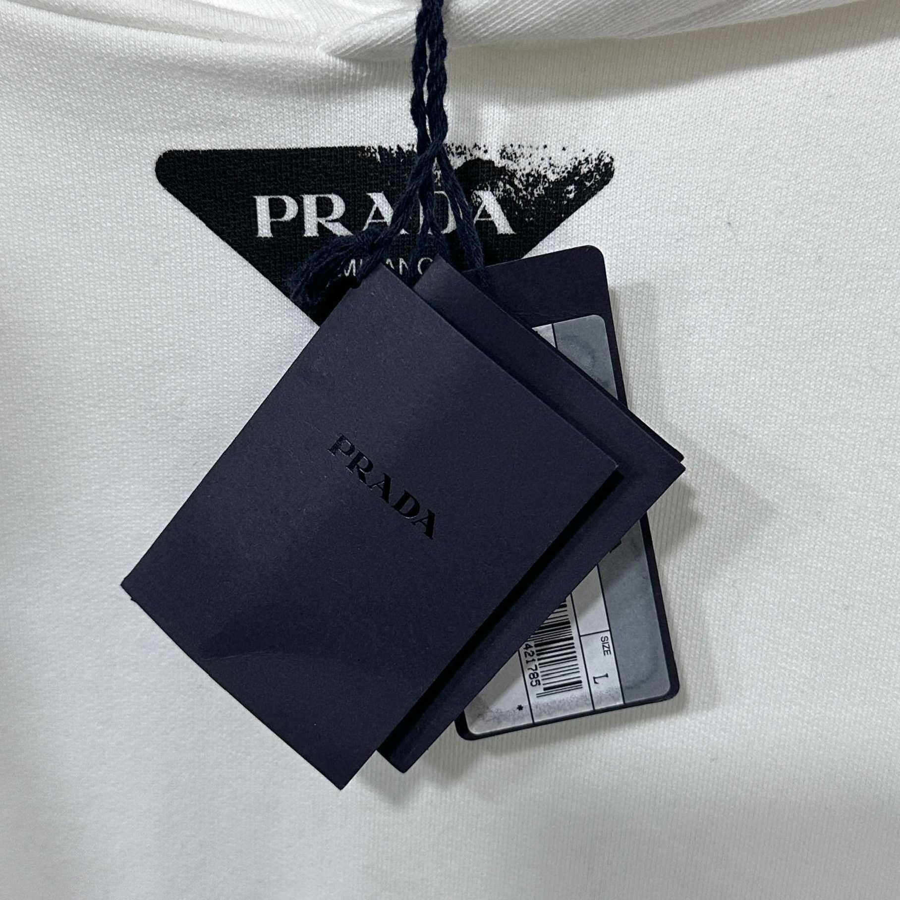 Prada Prada Retro Printed Hoodie l Men Size US L / EU 52-54 / 3 - 7 Thumbnail