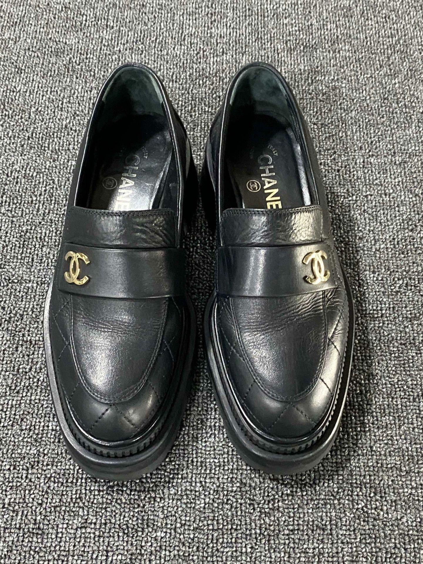 Chanel Chanel Retro Gold Lowtop Sneakers us_6-5 Women Size US 6.5 / IT 36.5 - 2 Thumbnail