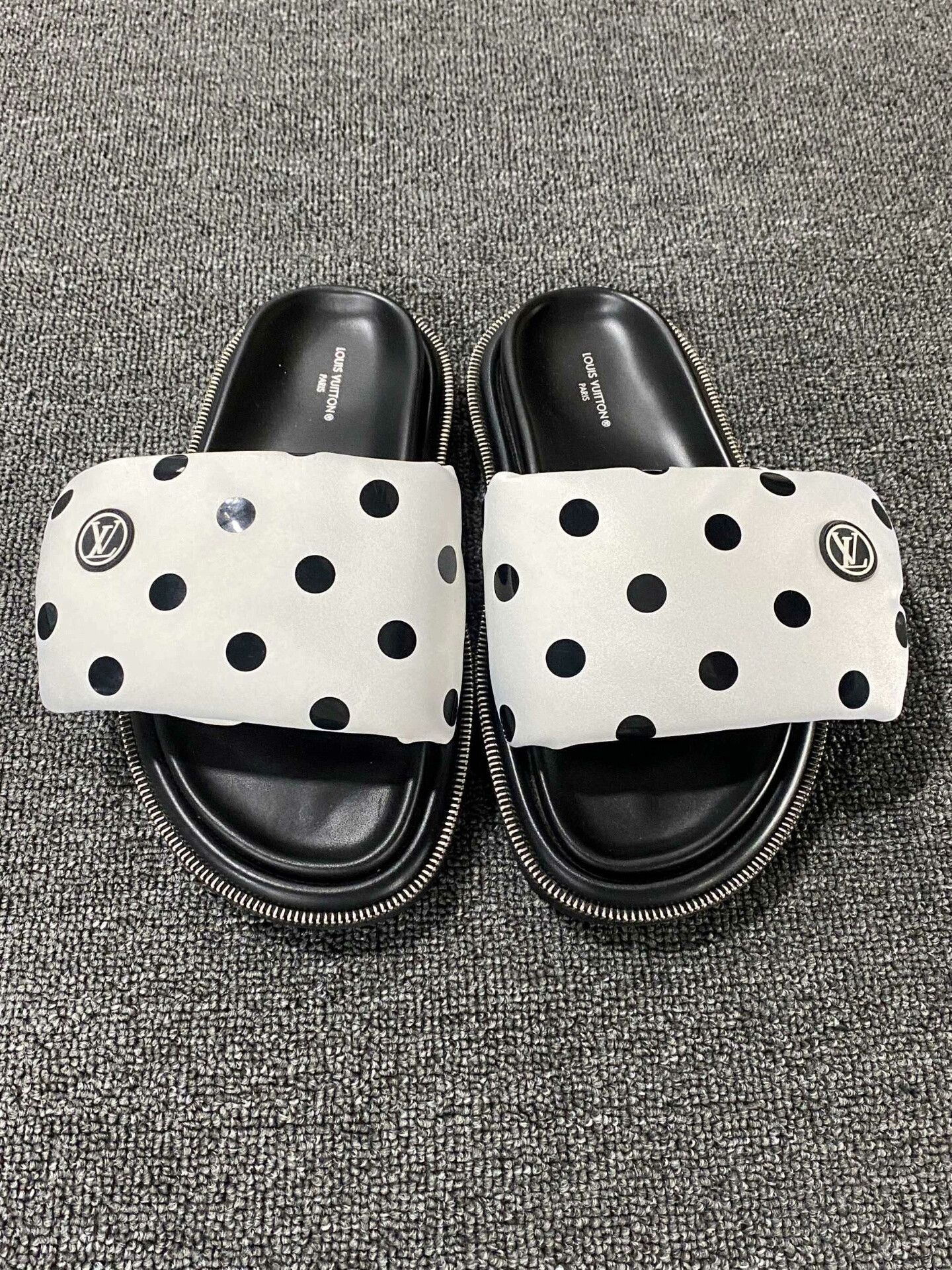 Louis Vuitton Louis Vuitton Retro Black Sandals us_6 Women Size US 6 / IT 36 - 2 Thumbnail