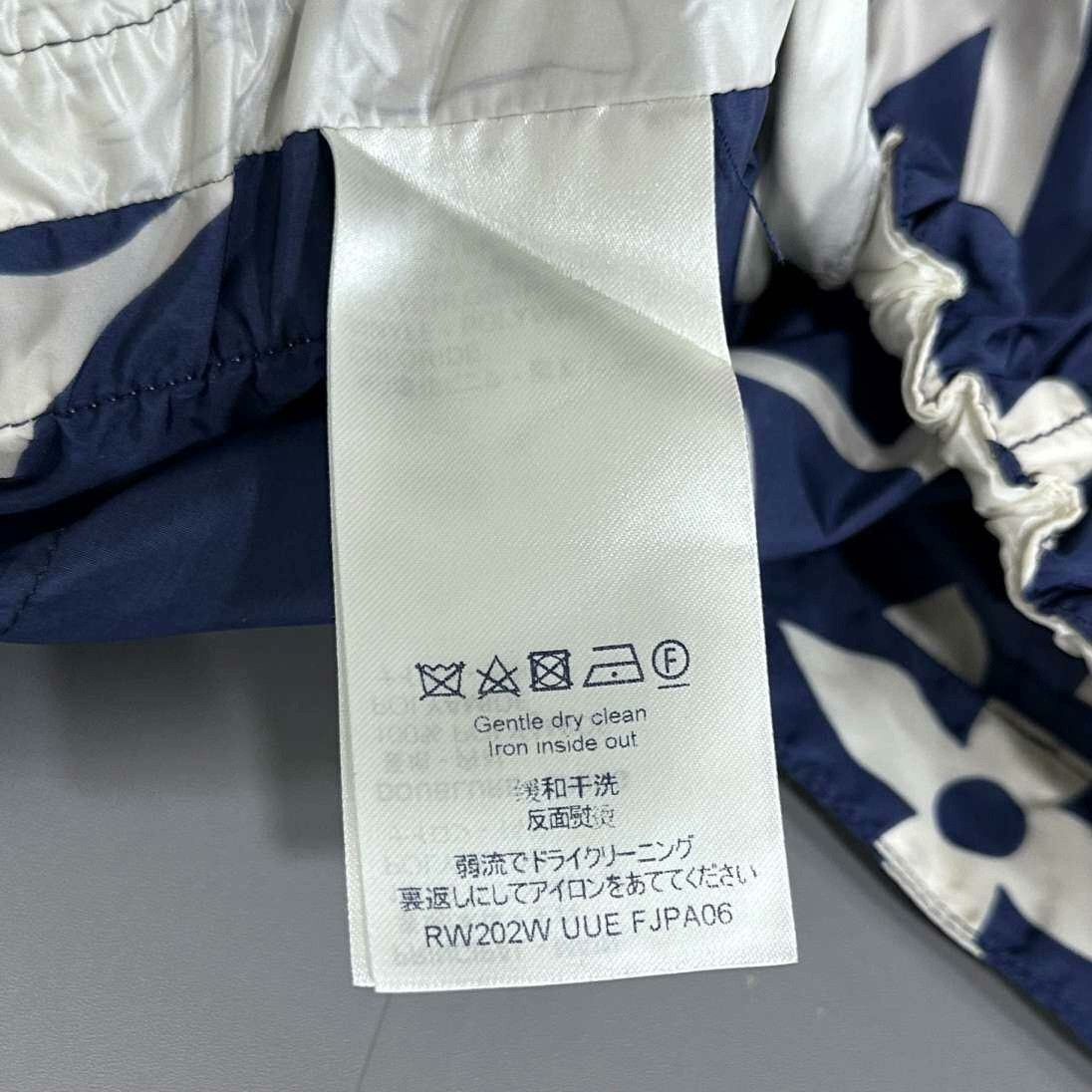 Louis Vuitton Louis Vuitton Shorts 39 Men Size US 39 - 4 Thumbnail