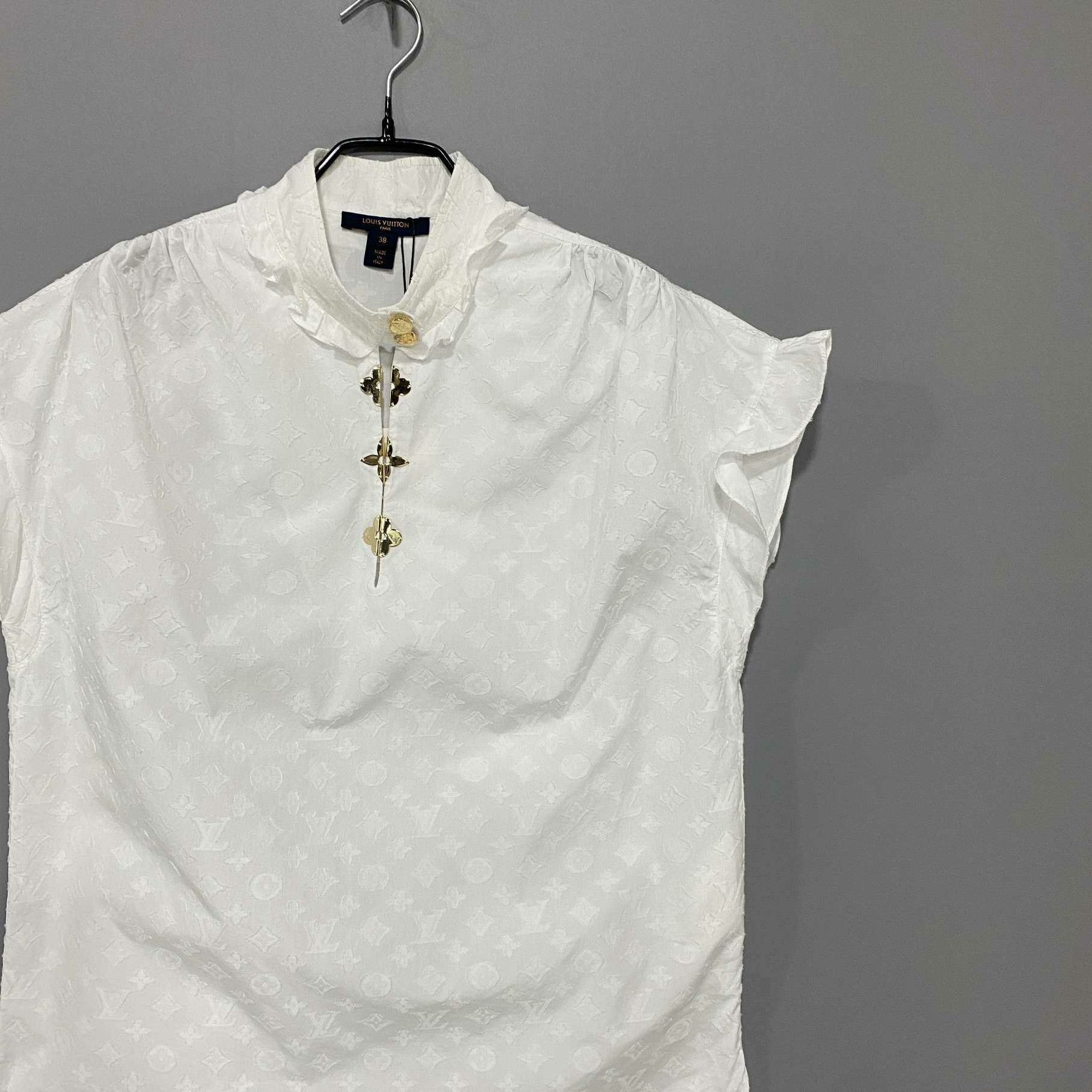 Louis Vuitton Louis Vuitton Retro Gold Button Up S Women Size S / US 4 / IT 40 - 2 Thumbnail