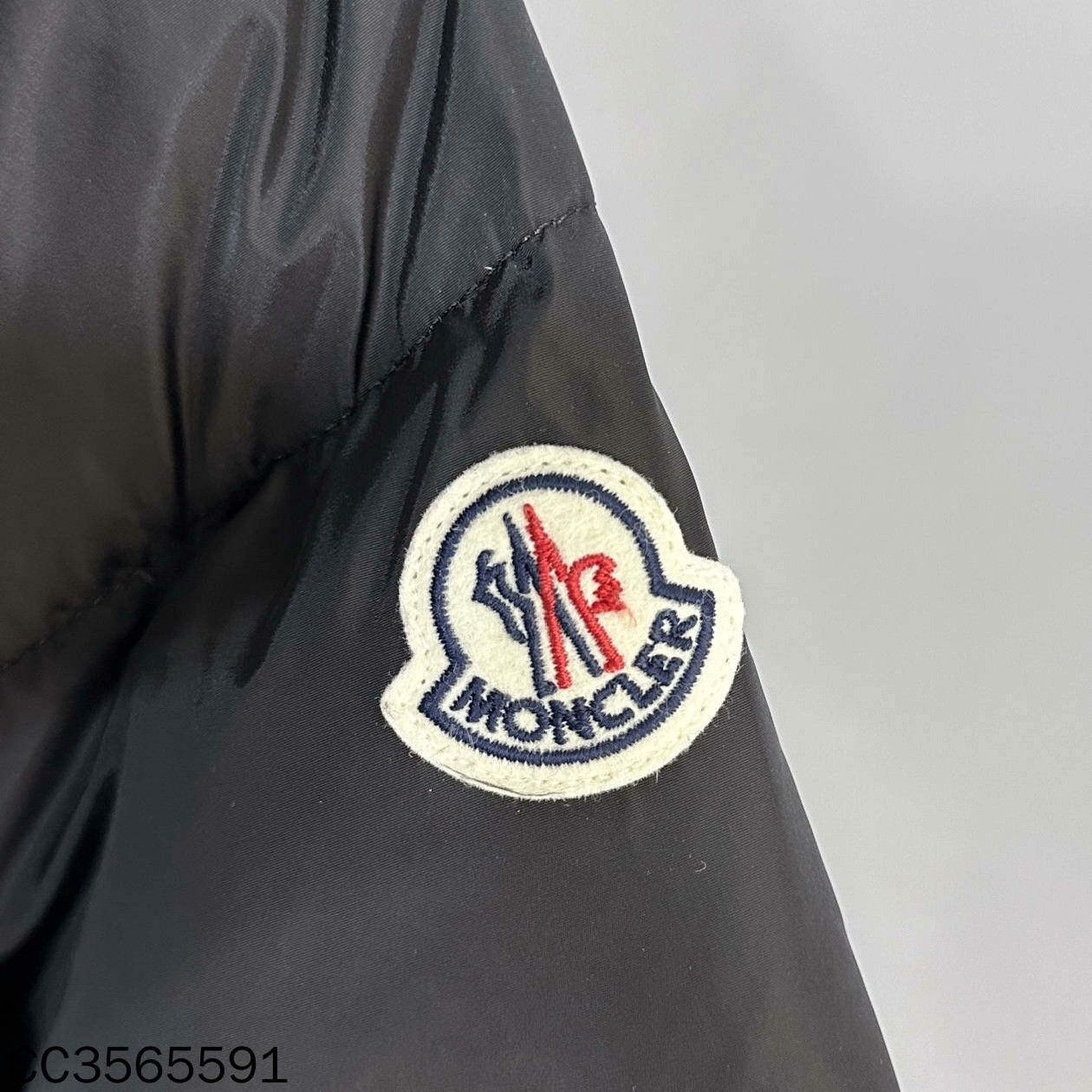 Moncler Moncler Down Black Down Jacket L Women Size L / US 10 / IT 46 - 4 Thumbnail