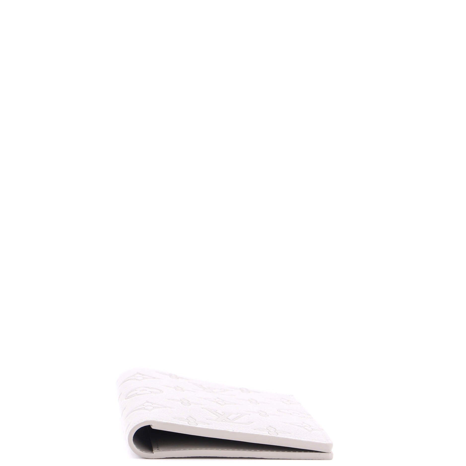 Louis Vuitton Passport Cover Size ONE SIZE - 4 Thumbnail