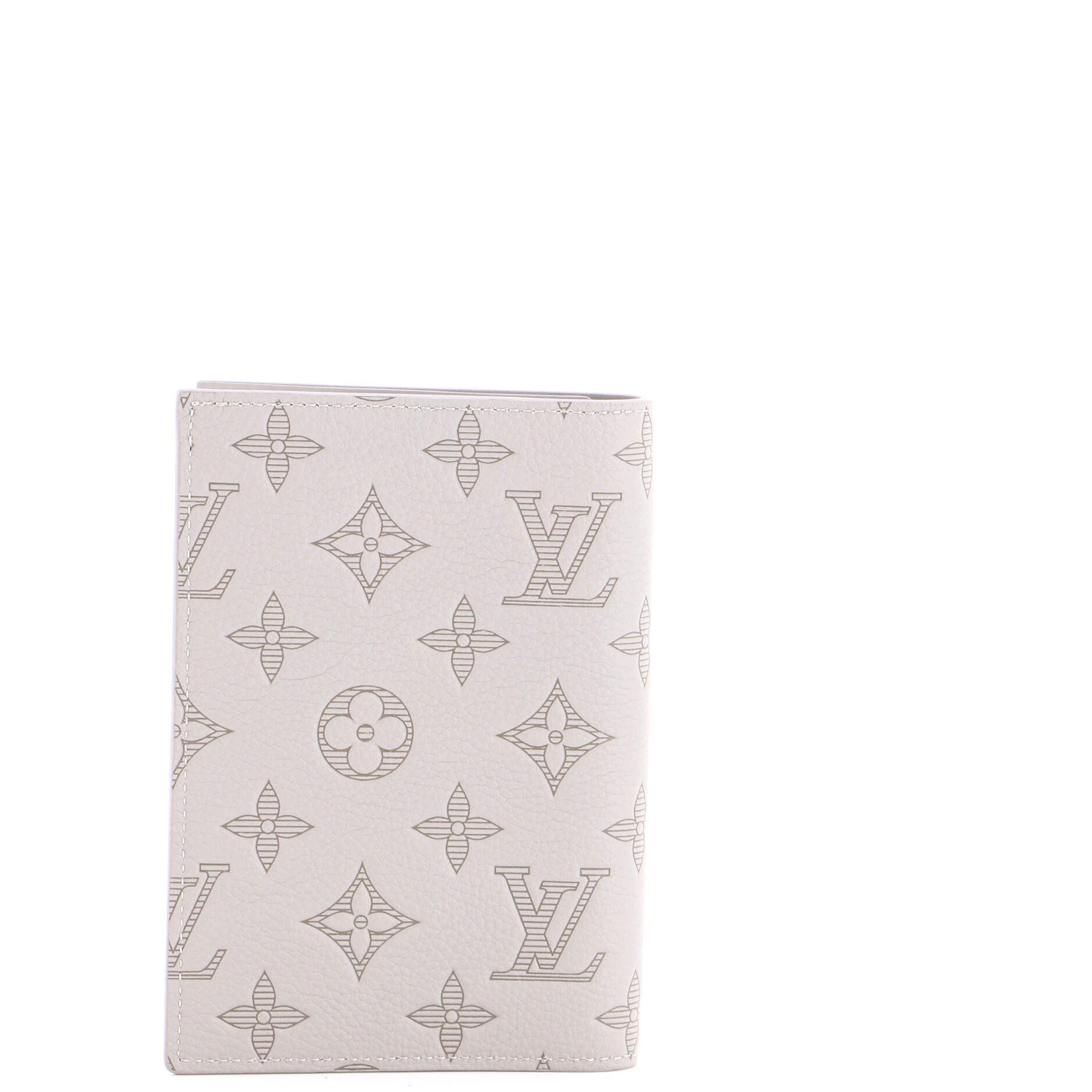 Louis Vuitton Passport Cover Size ONE SIZE - 3 Thumbnail
