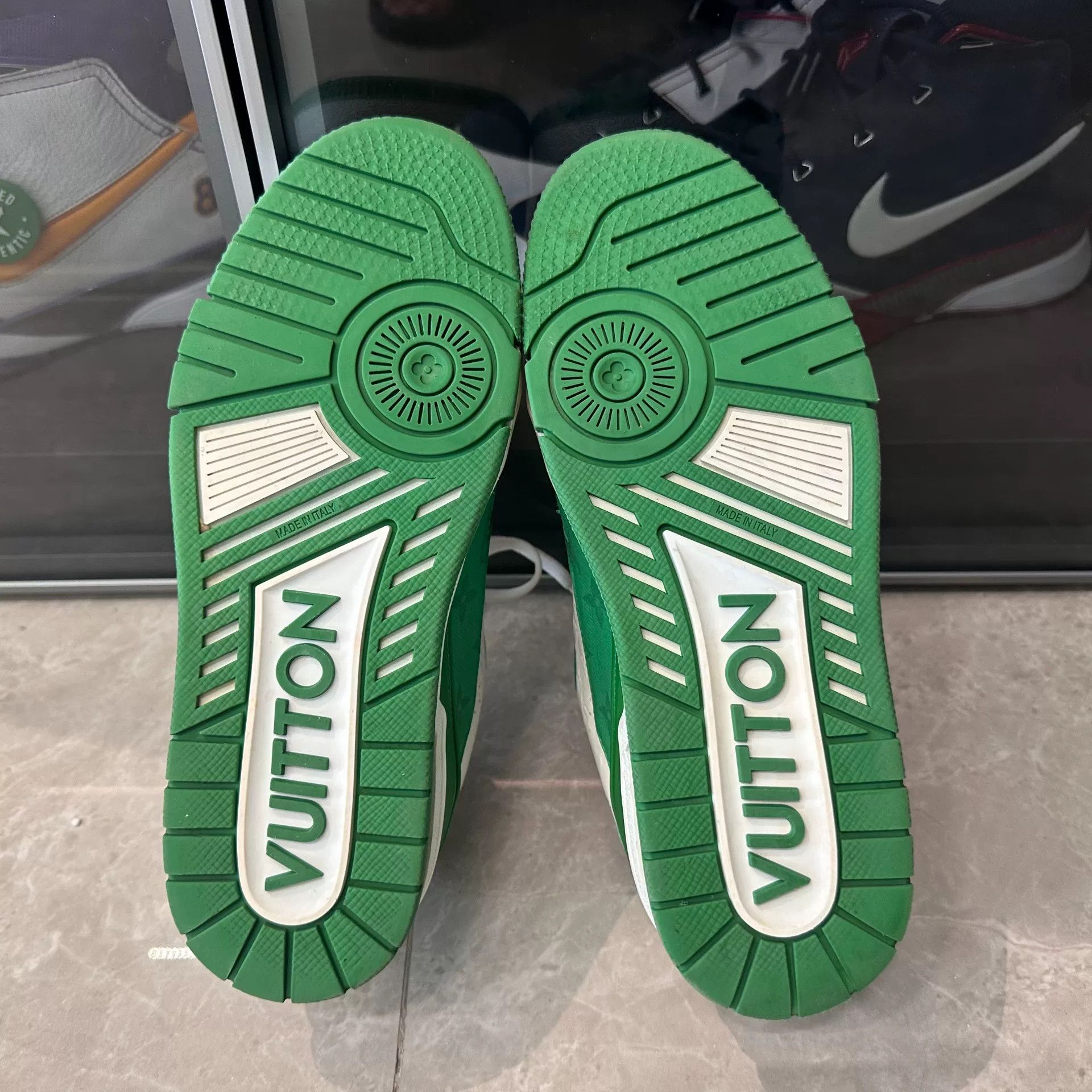 Louis Vuitton Louis Vuitton Training Green Lowtop Sneakers 7 Men Size US 7 / EU 40 - 6 Thumbnail