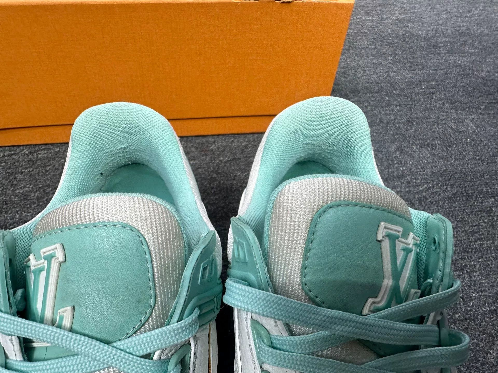 Louis Vuitton Louis Vuitton Training Green Lowtop Sneakers 8.5 Men Size US 8.5 / EU 41-42 - 7 Thumbnail