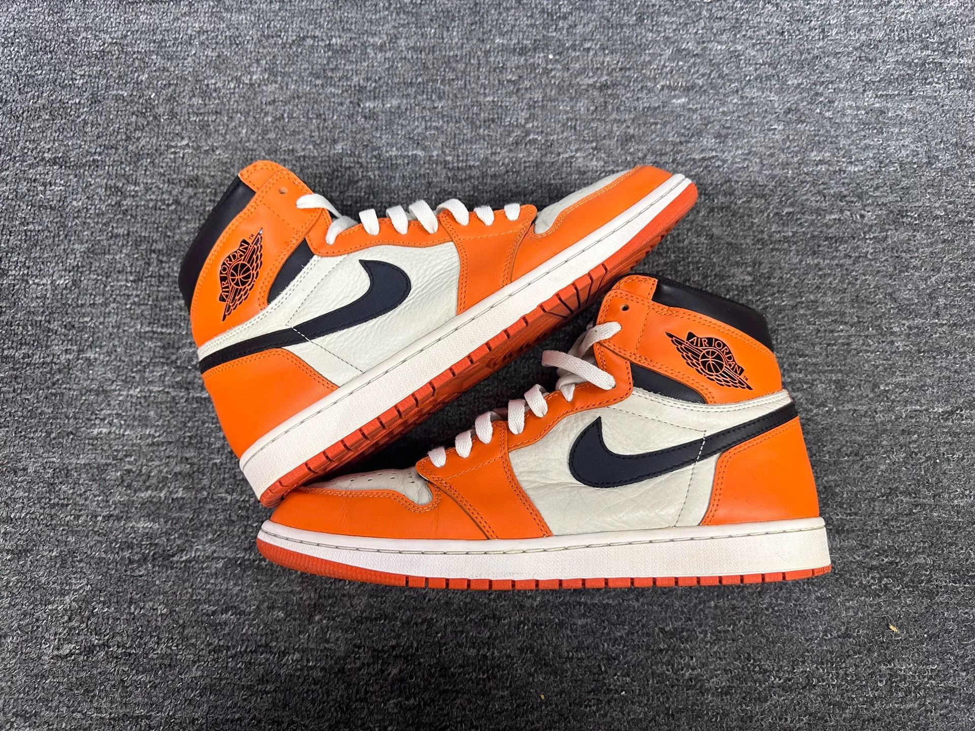 Nike Nike Lowtop Sneakers 11.5 Men Size US 11.5 / EU 44-45 - 2 Thumbnail