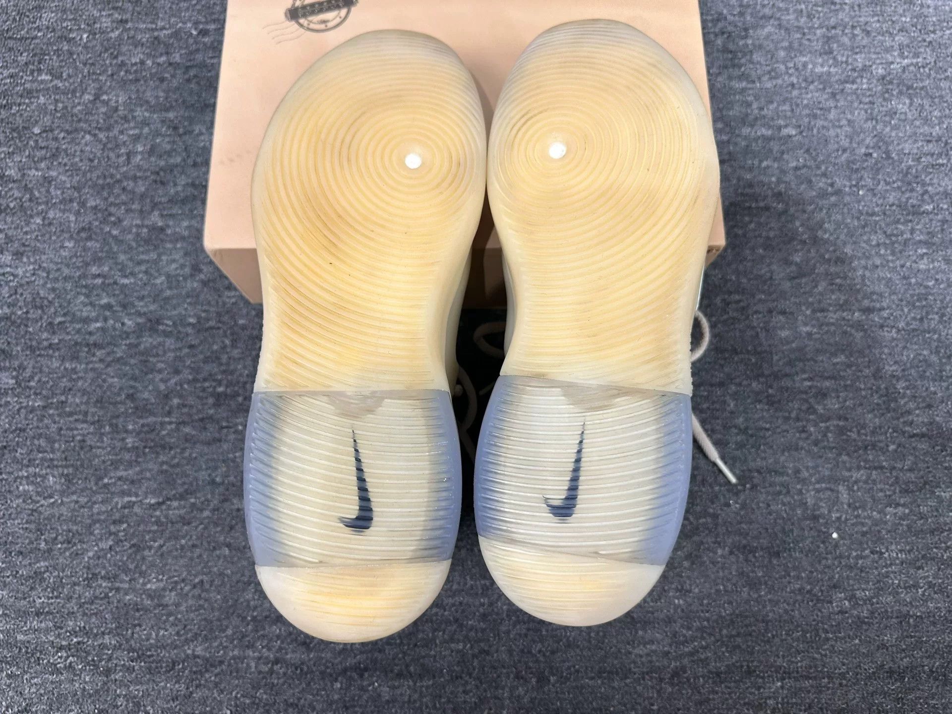 Nike Nike Retro Yellow Lowtop Sneakers 10.5 Men Size US 10.5 / EU 43-44 - 6 Thumbnail