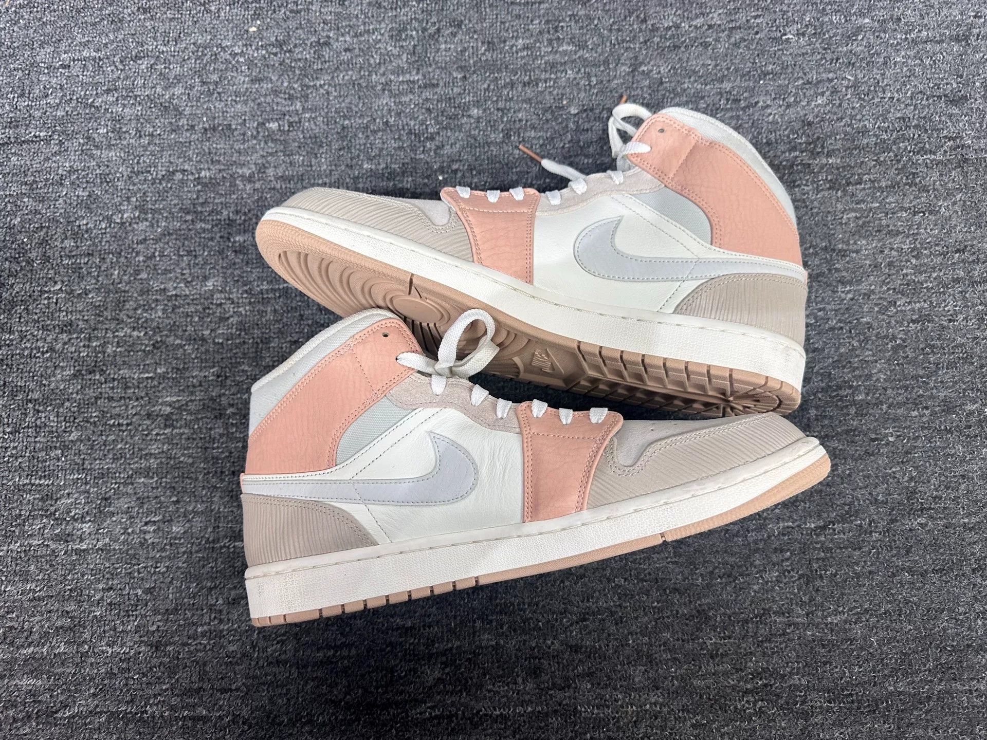 Nike Nike Beige Lowtop Sneakers 14 Men Size US 14 / EU 47 - 3 Thumbnail