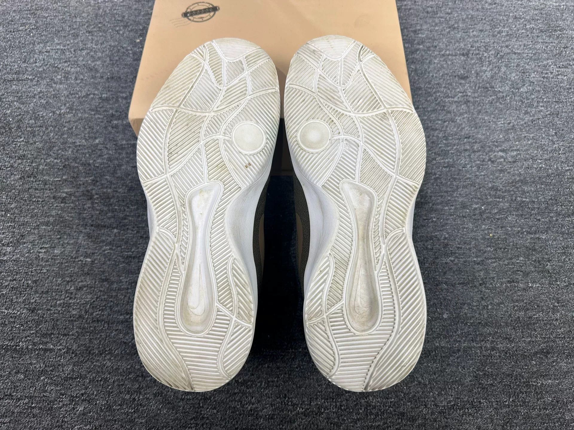 Nike Nike Training Lowtop Sneakers 12 Men Size US 12 / EU 45 - 6 Thumbnail
