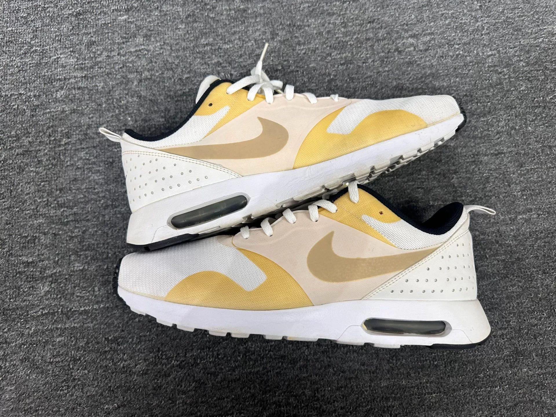 Nike Nike Yellow Lowtop Sneakers 12 Men Size US 12 / EU 45 - 2 Thumbnail