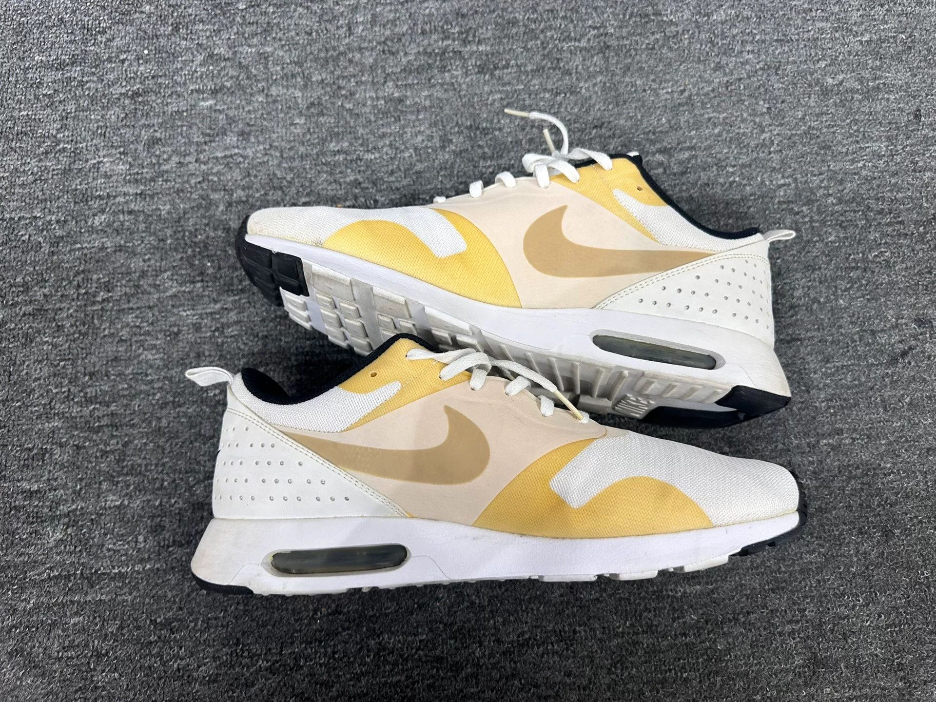 Nike Nike Yellow Lowtop Sneakers 12 Men Size US 12 / EU 45 - 3 Thumbnail