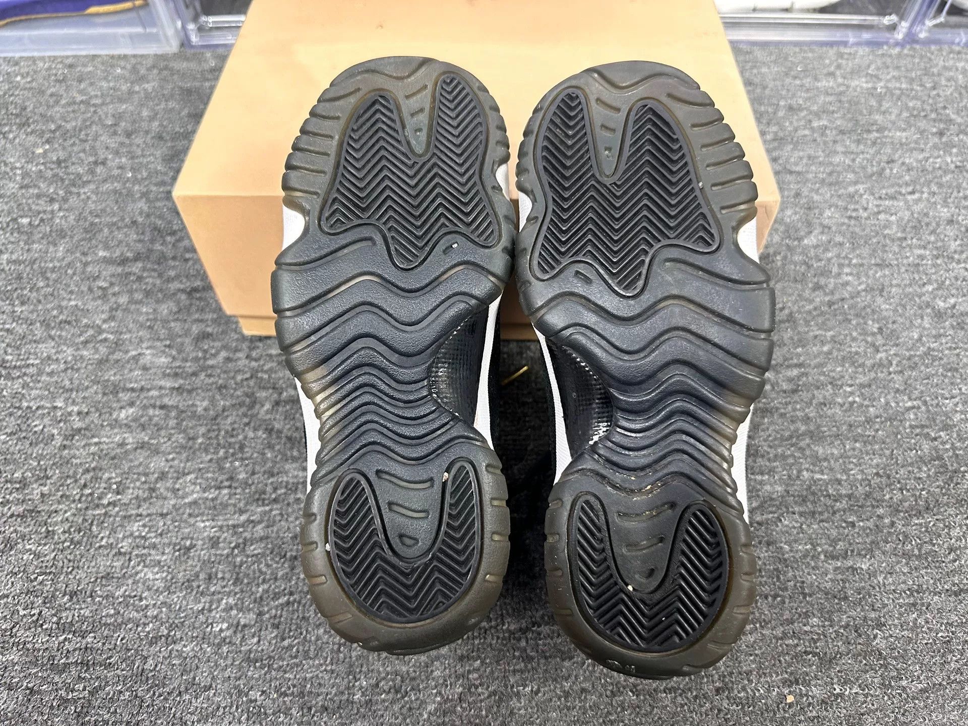 Nike Nike Black Lowtop Sneakers 5 Men Size US 5 / EU 37 - 6 Thumbnail