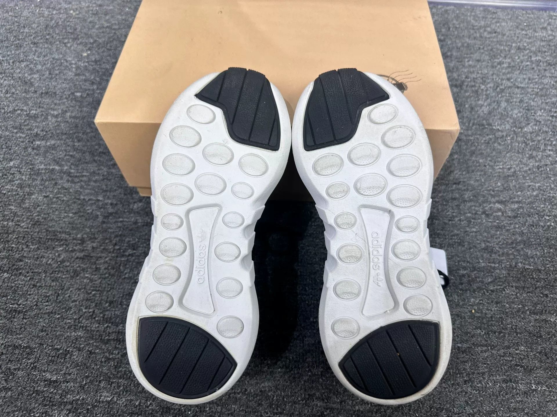 Adidas Adidas Running Lowtop Sneakers 5 Men Size US 5 / EU 37 - 6 Thumbnail