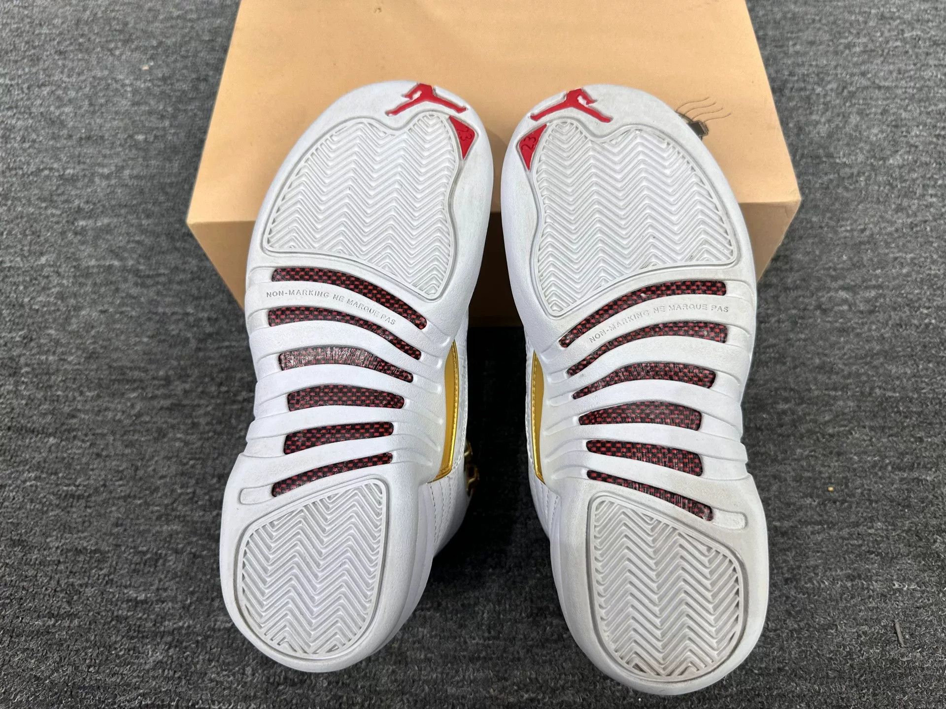 Nike Nike White Lowtop Sneakers 5.5 Men Size US 5.5 / EU 38 - 6 Thumbnail