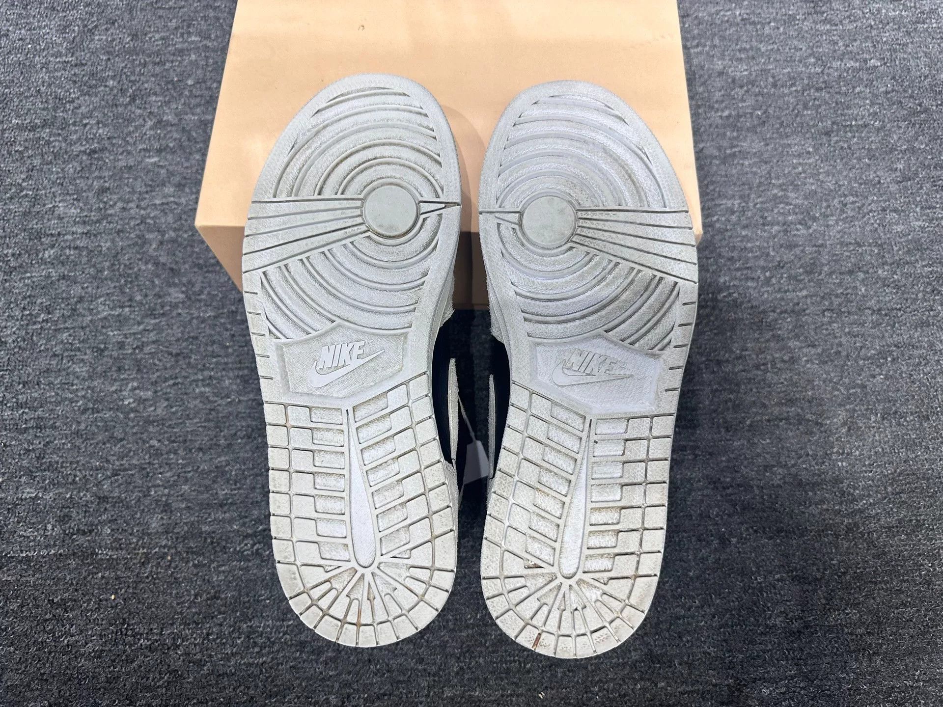 Nike Nike Suede Gray Lowtop Sneakers 10.5 Men Size US 10.5 / EU 43-44 - 6 Thumbnail