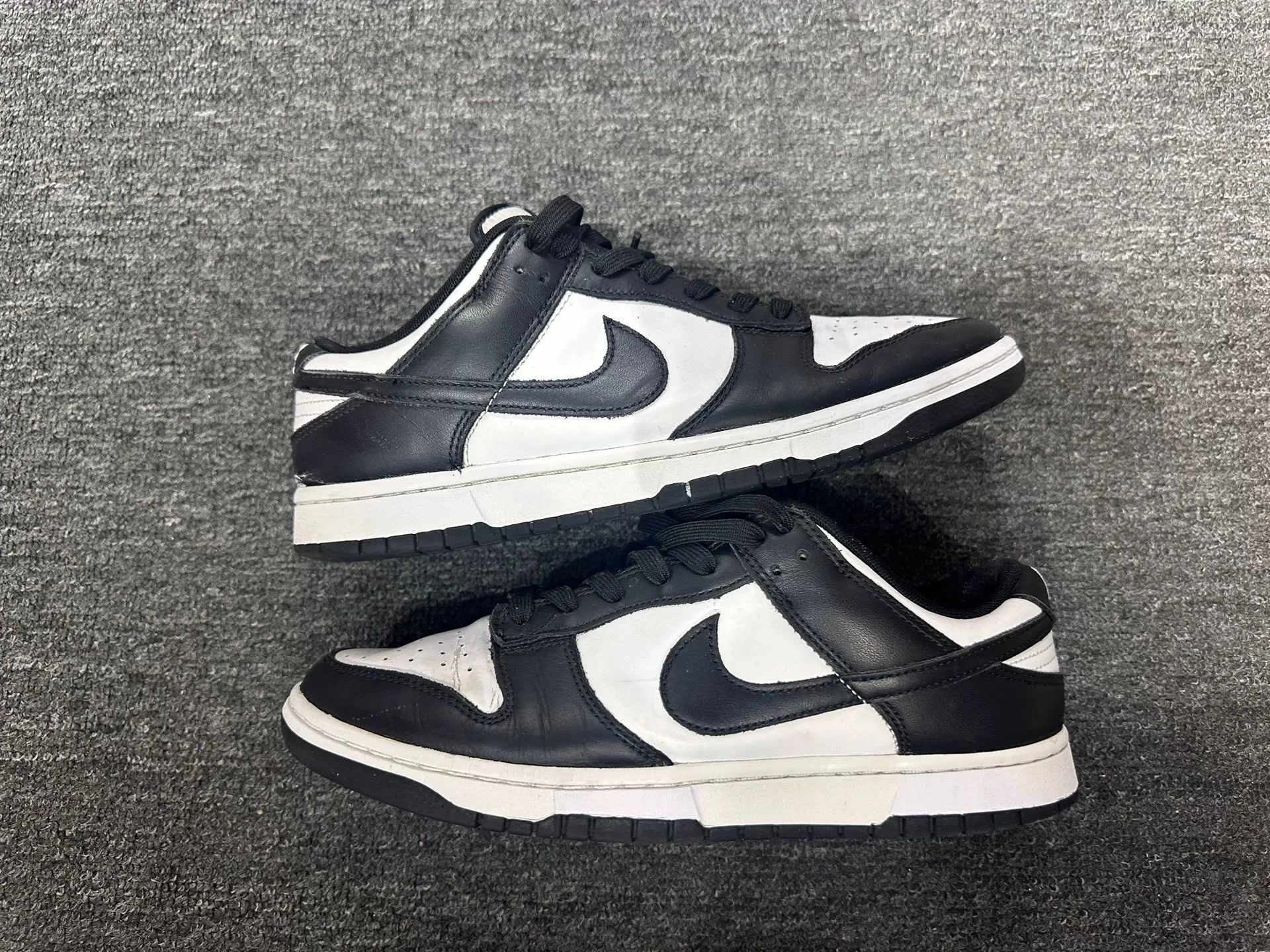 Nike Nike Black Lowtop Sneakers 10.5 Men Size US 10.5 / EU 43-44 - 2 Thumbnail