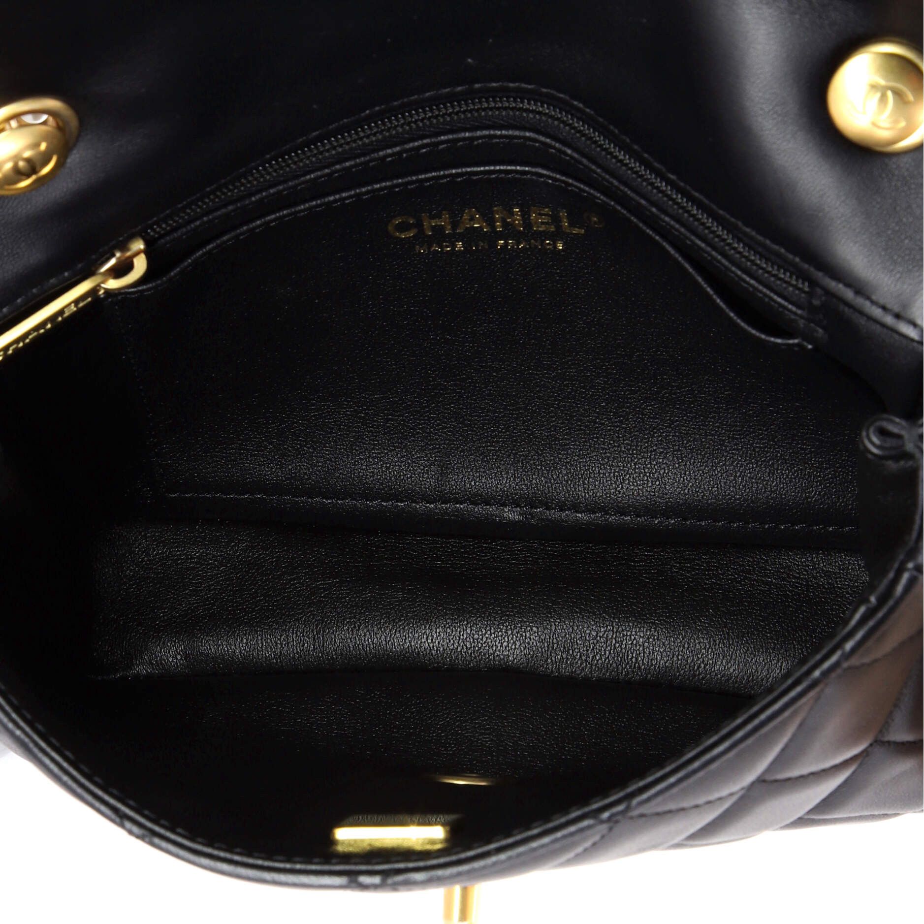 Chanel Medallion Pearl Chain Flap Bag Size ONE SIZE - 6 Thumbnail