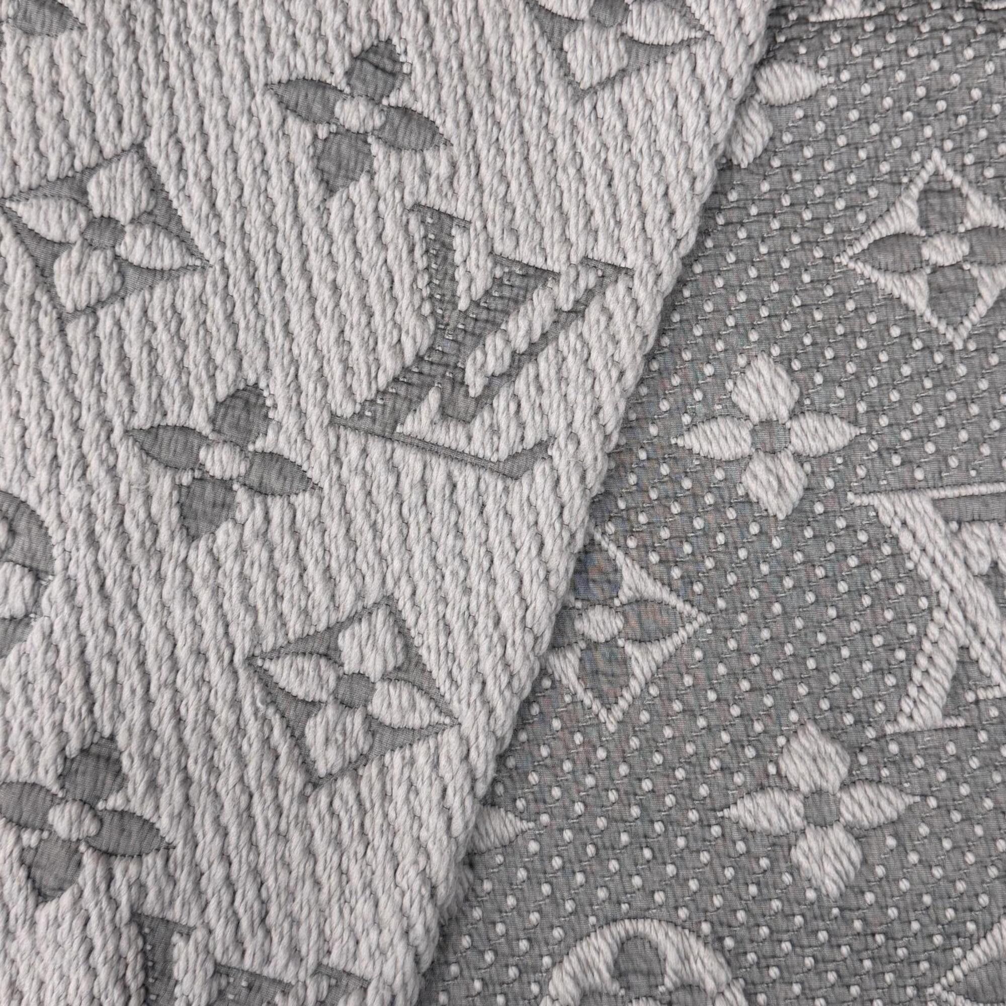 Louis Vuitton LOUIS VUITTON M74742 Echarpe Logomania Wool Silk Monogram Fringe Scarf, Gris Perle, Made in Italy, Authentic, Women's Size ONE SIZE - 5 Thumbnail