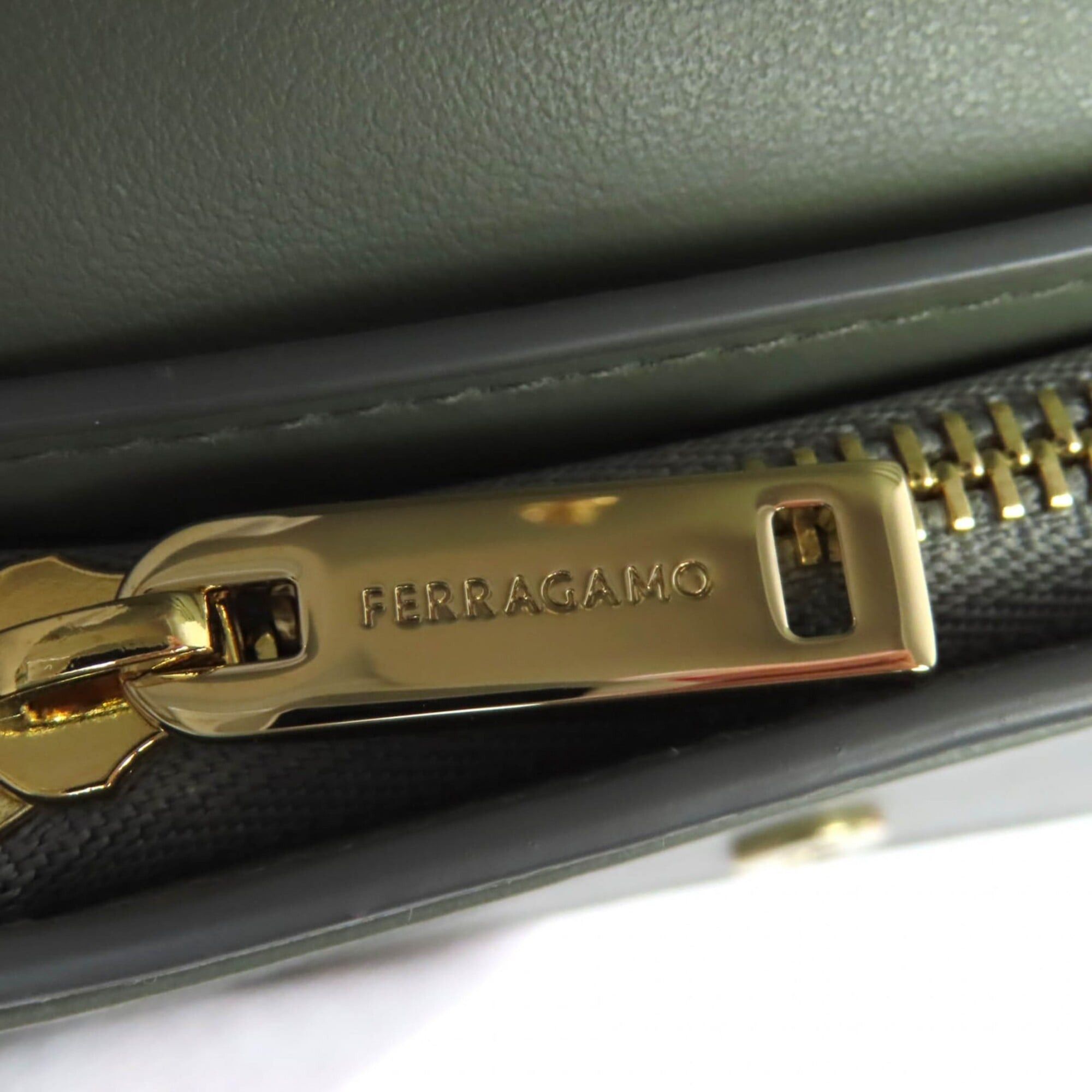 Salvatore Ferragamo Salvatore Ferragamo FERRAGAMO 0775288 Leather Compact Bi-fold Wallet with Gancini Hardware, Ash Gray, Gold Comes Box, Made in Italy, Women's Size ONE SIZE - 10 Thumbnail