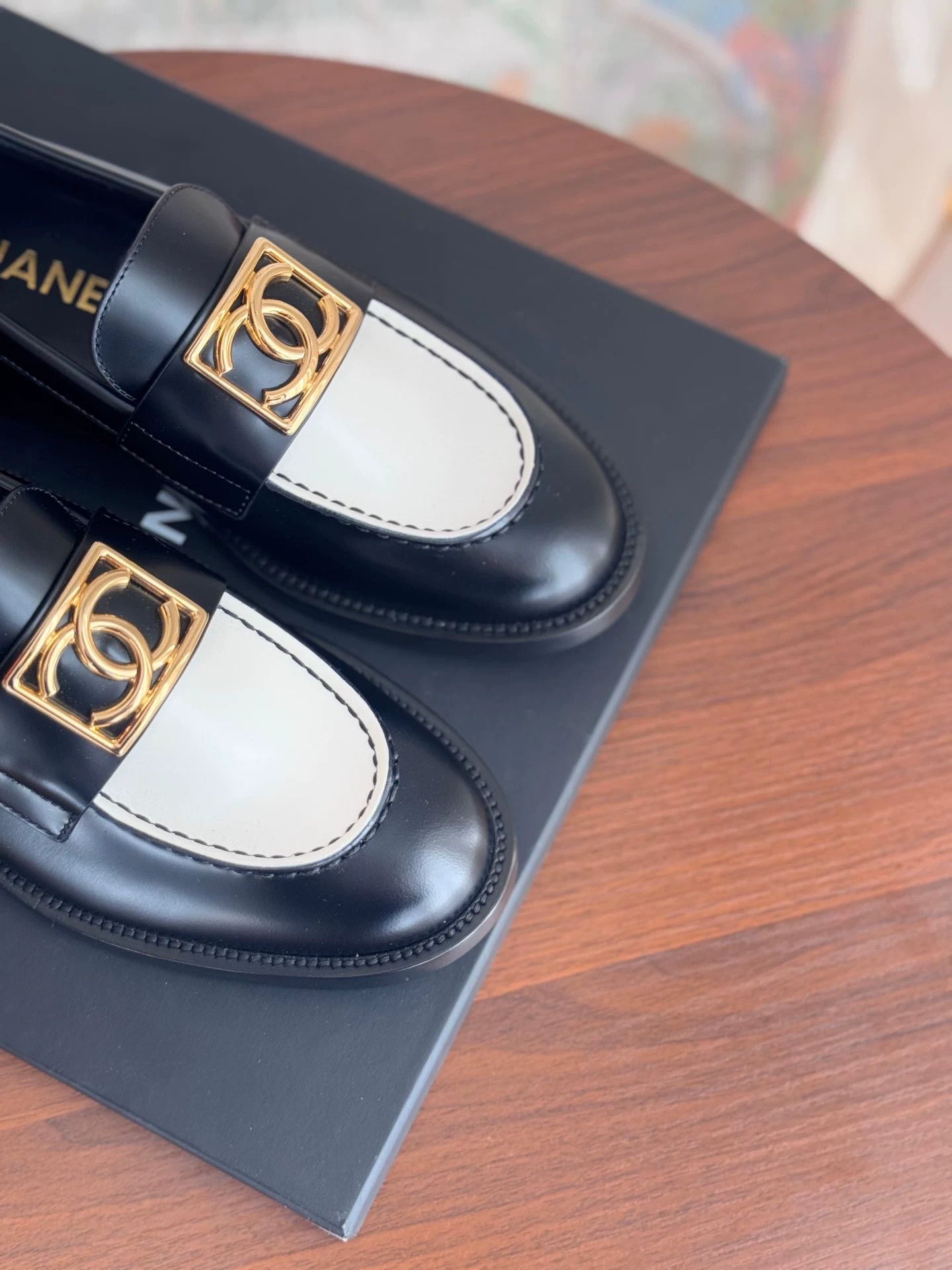 Chanel Chanel Black White Thick Sole Loafers Size US 6 / IT 36 - 3 Thumbnail