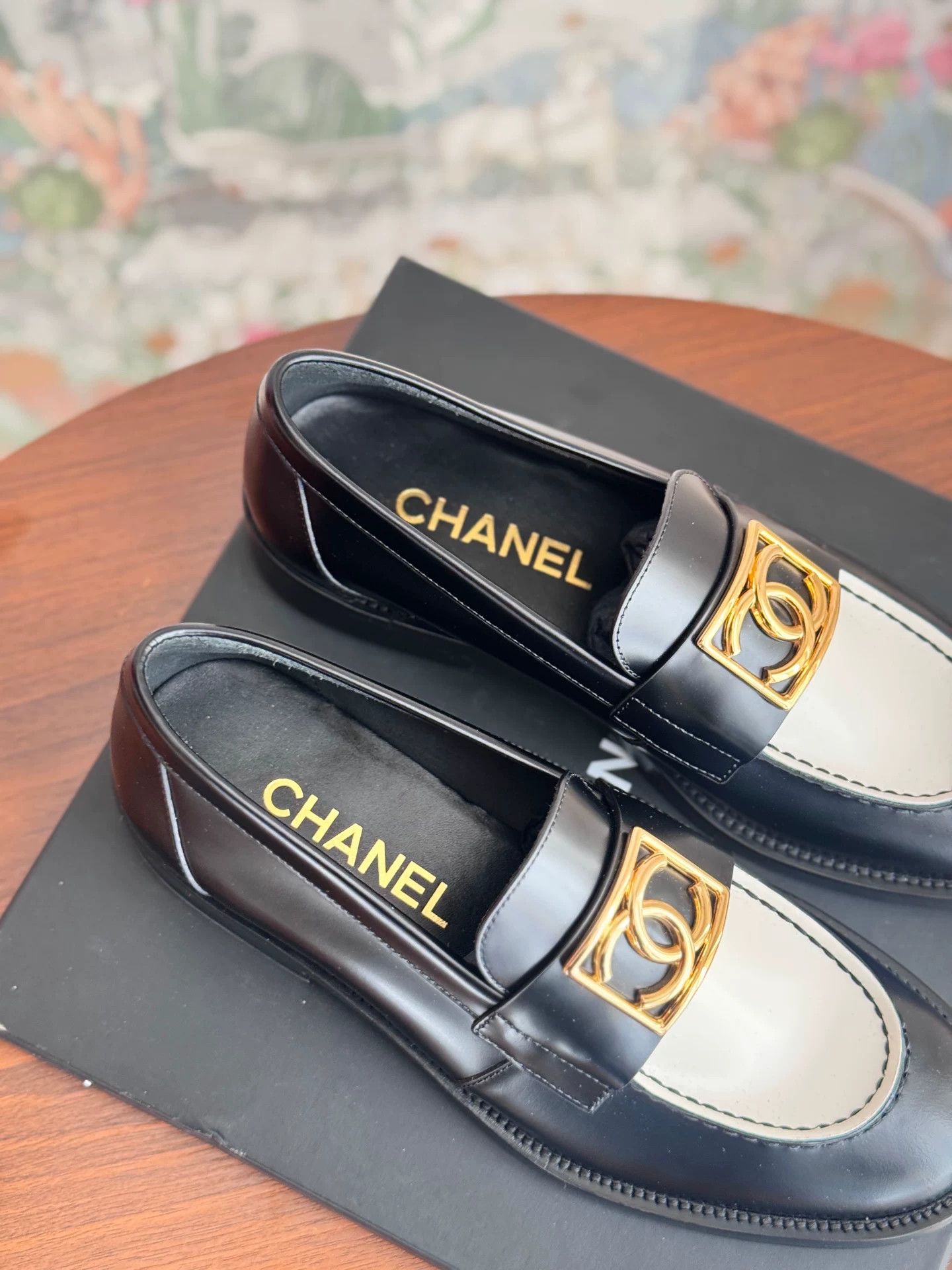 Chanel Chanel Black White Thick Sole Loafers Size US 6 / IT 36 - 4 Thumbnail